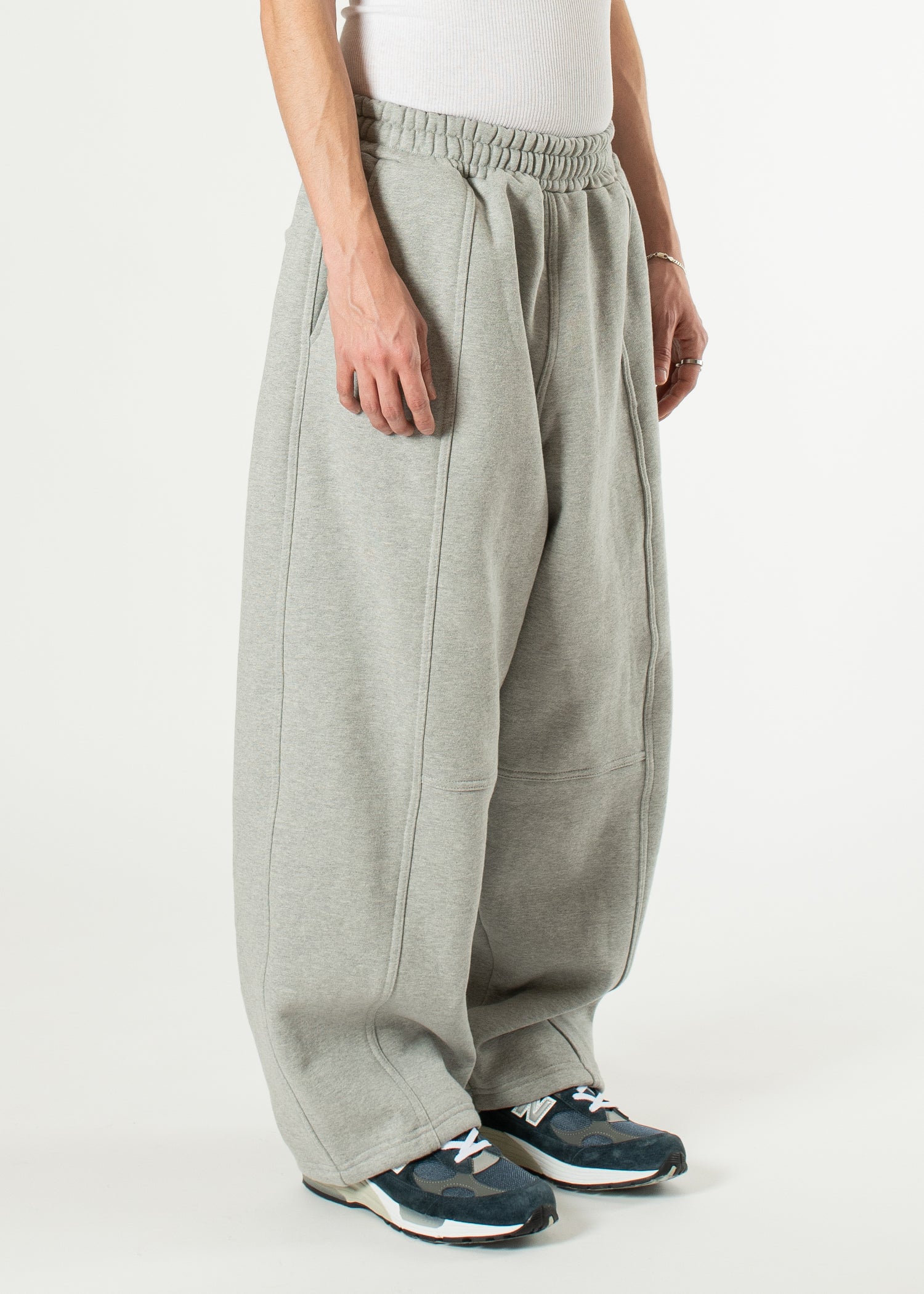 Signature Balloon Joggers – Estudio Niksen