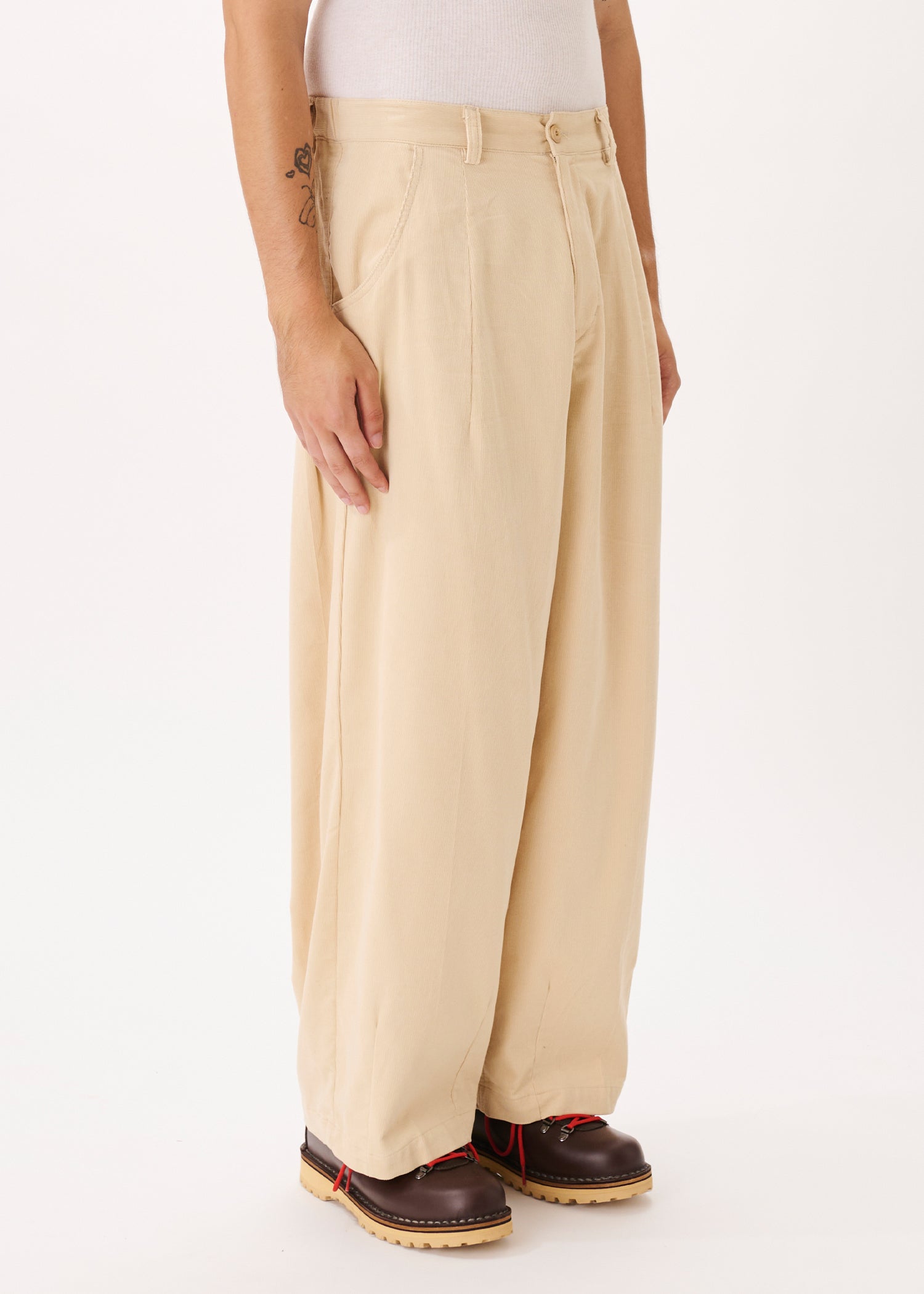 Back Pleat Corduroy Pants – Estudio Niksen