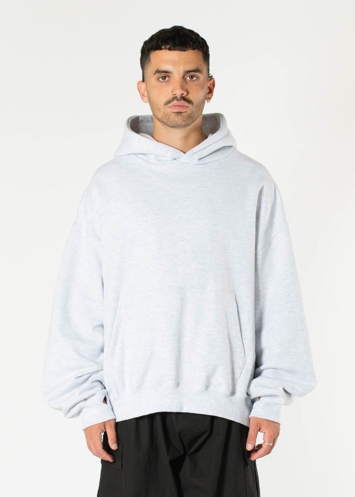 Signature Thumb Hoodie – Estudio Niksen
