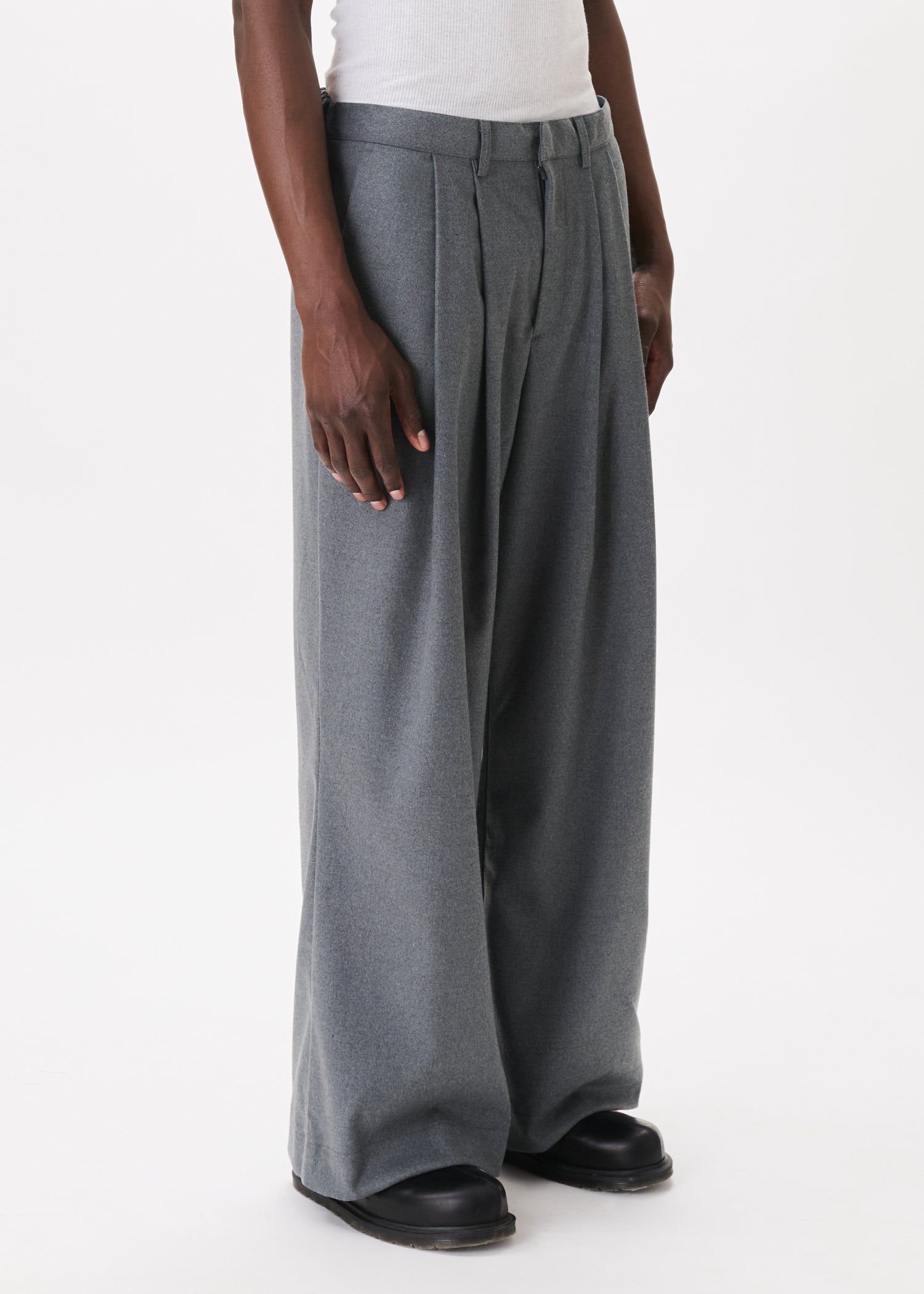 Pintuck Maxi Trousers – Estudio Niksen