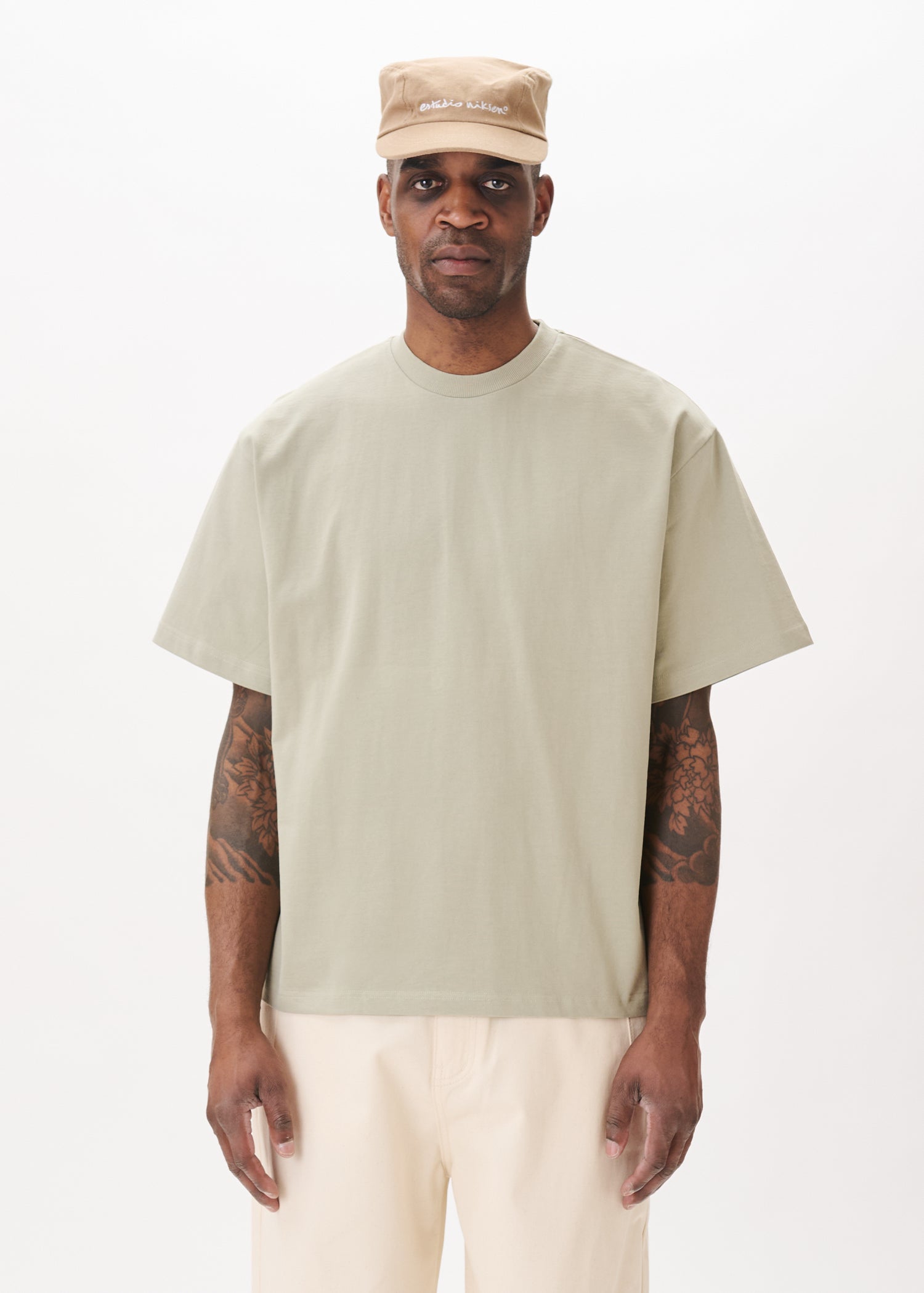 Signature Blank Tee – Estudio Niksen