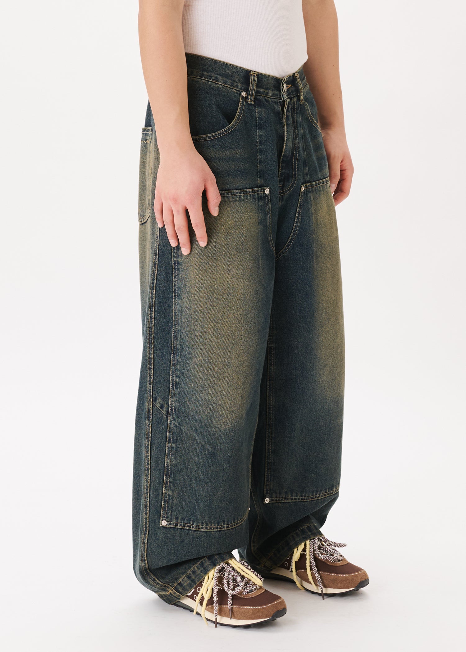 Carpenter Balloon Jeans