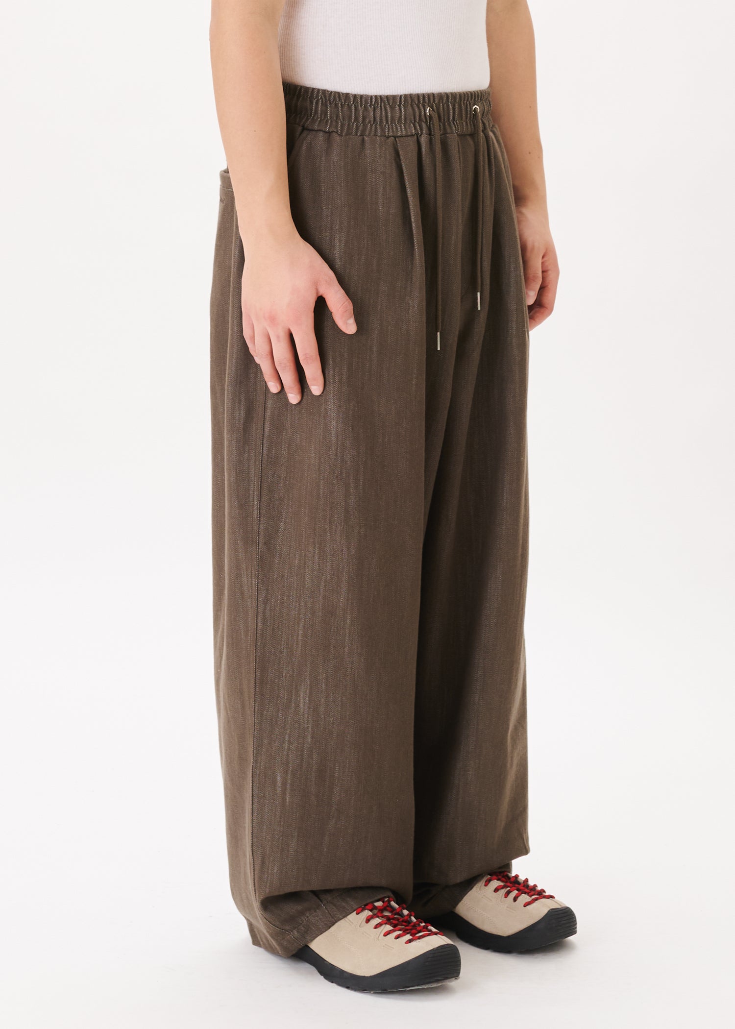 Pintuck Balloon Jeans