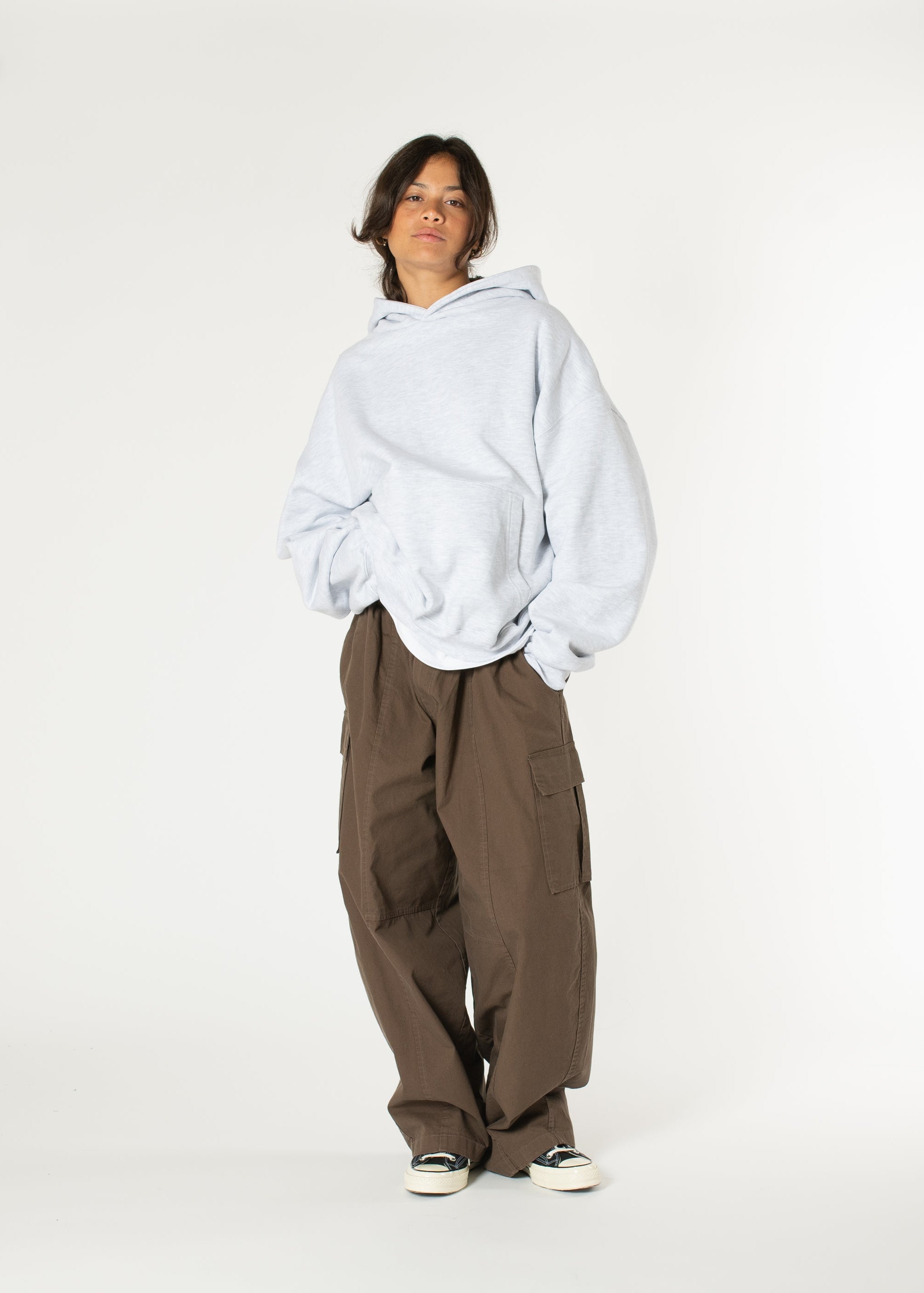 Signature Thumb Hoodie – Estudio Niksen