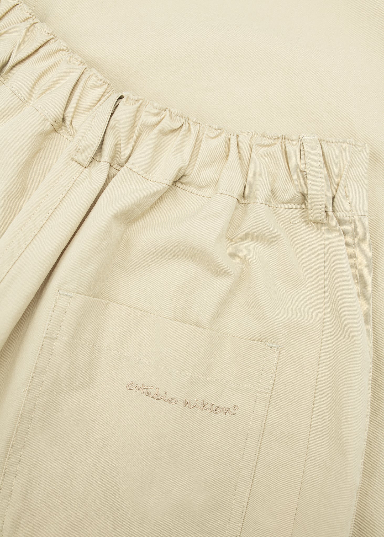 Pantalon en coton à plis arrière