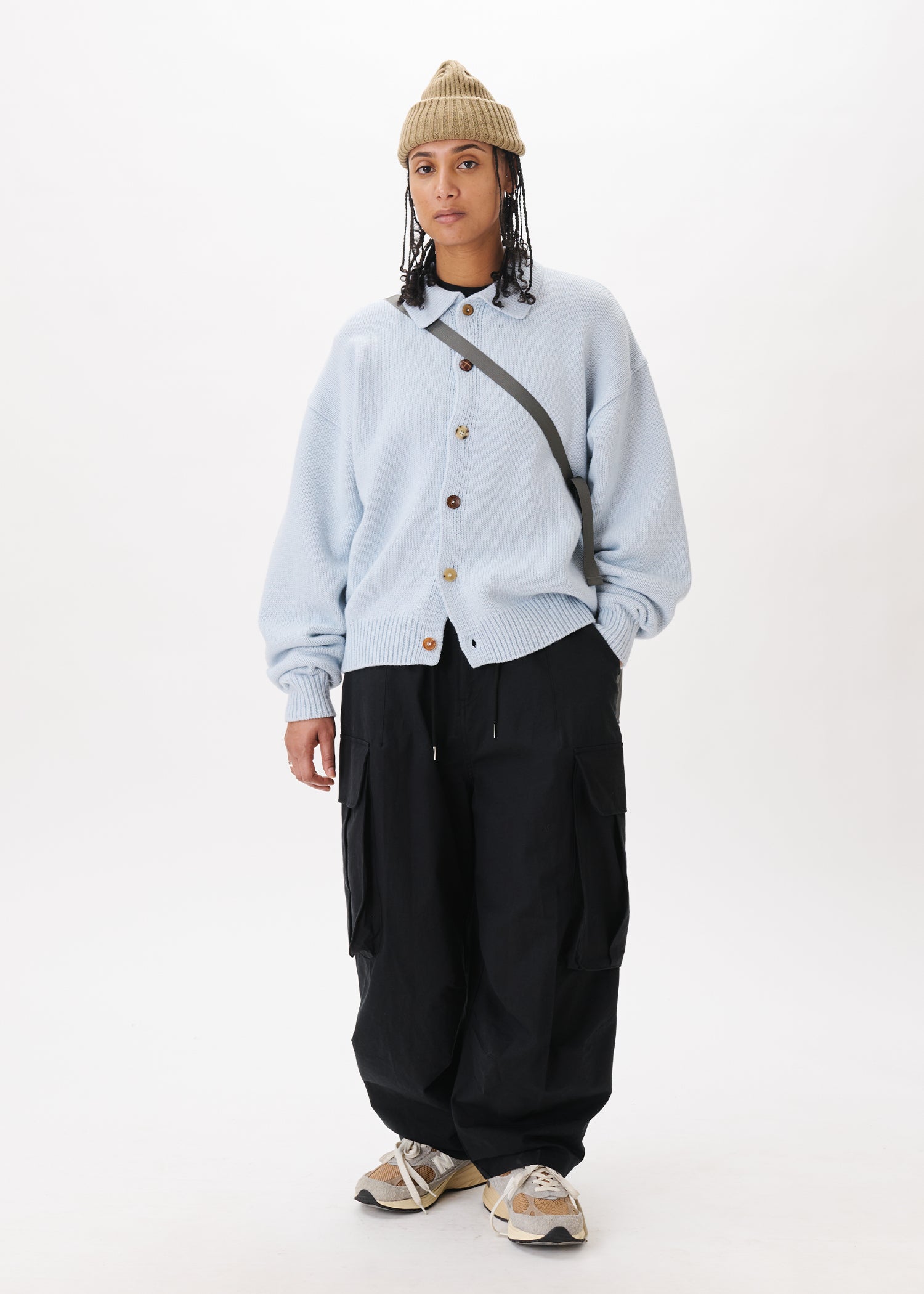 ほぼ未使用❗️ナゴンスタンス　カーディガン　 two-tone cardigan Mismatch Button Cardigan – Estudio Niksen