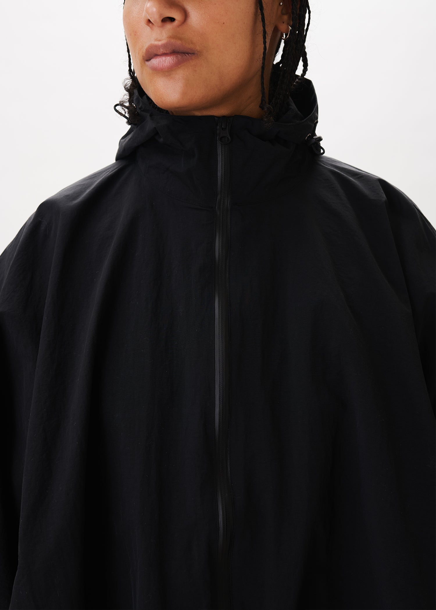 Niksen Storm Poncho – Estudio Niksen