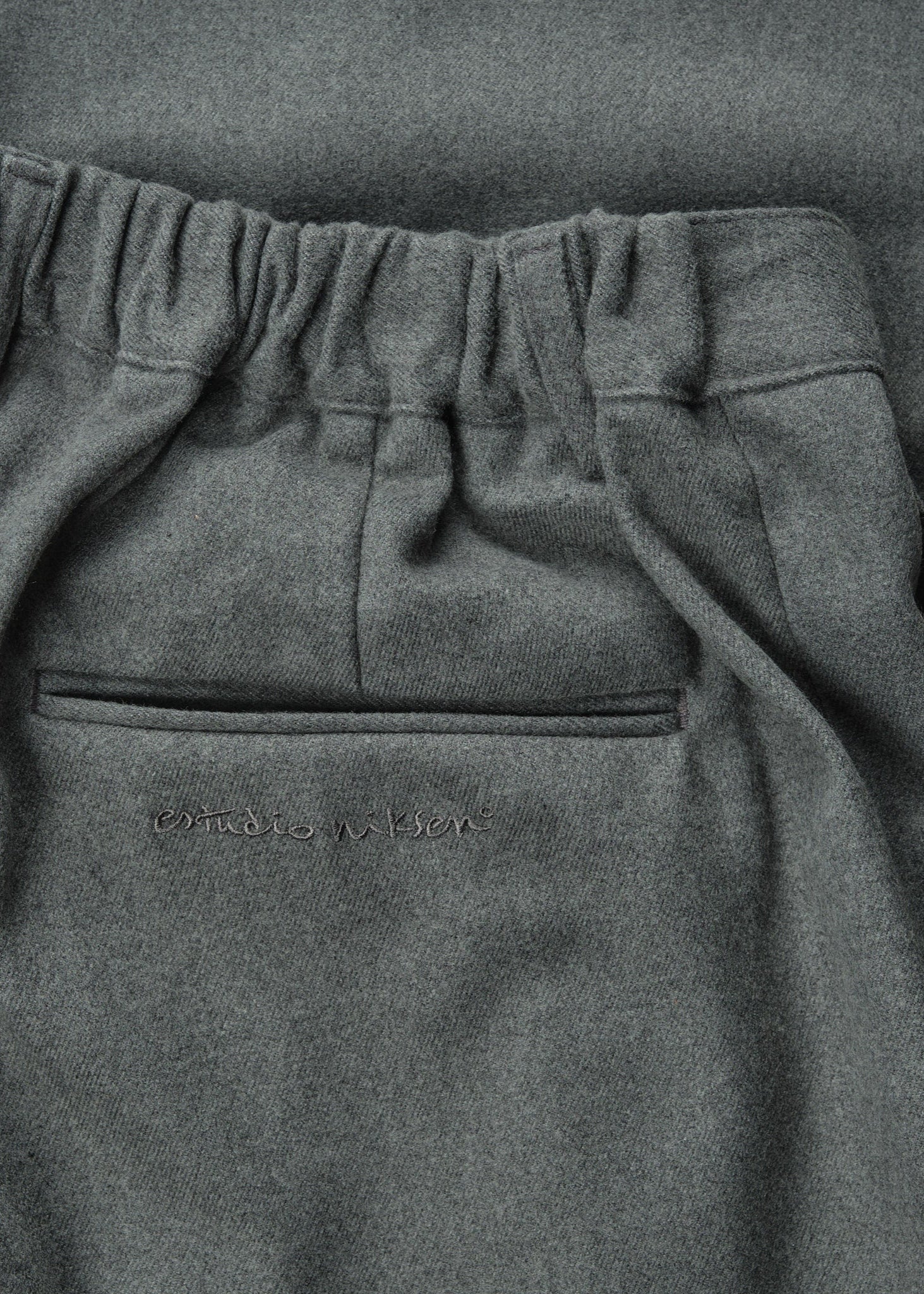 Pintuck Maxi Trousers – Estudio Niksen