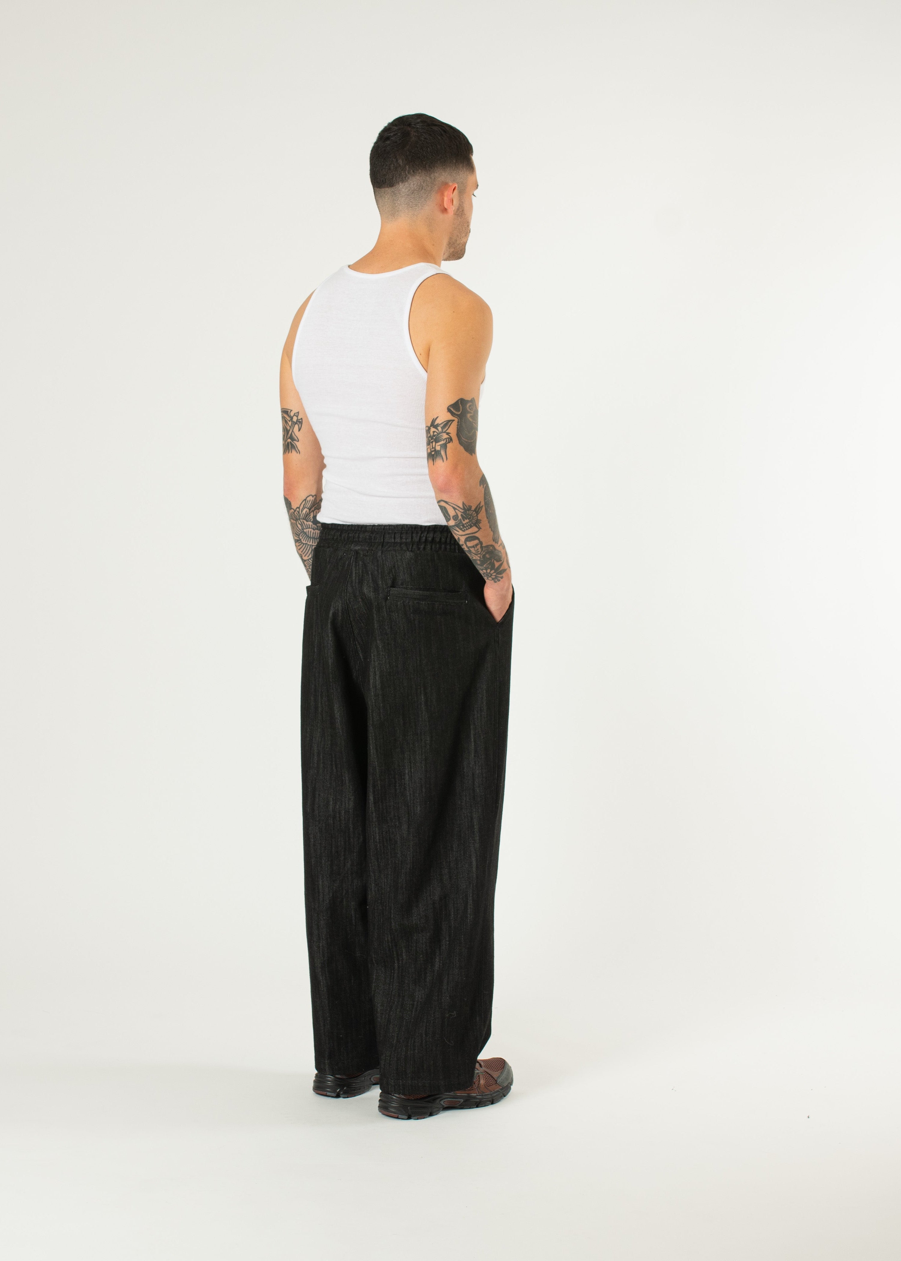 【YOURNUS】Iron Pintuck Balloon Denim Pintuck Balloon Jeans – Estudio Niksen