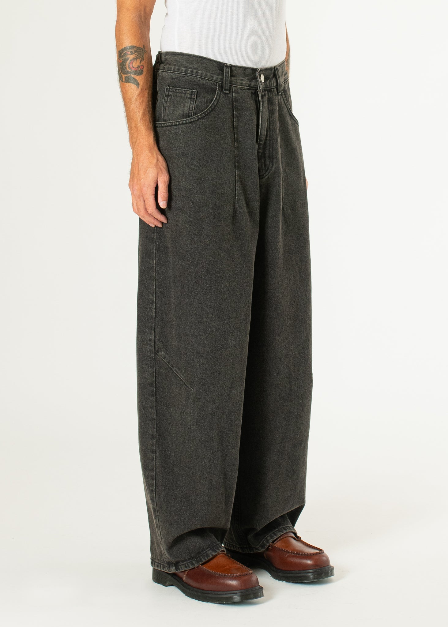 Dart Balloon Jeans