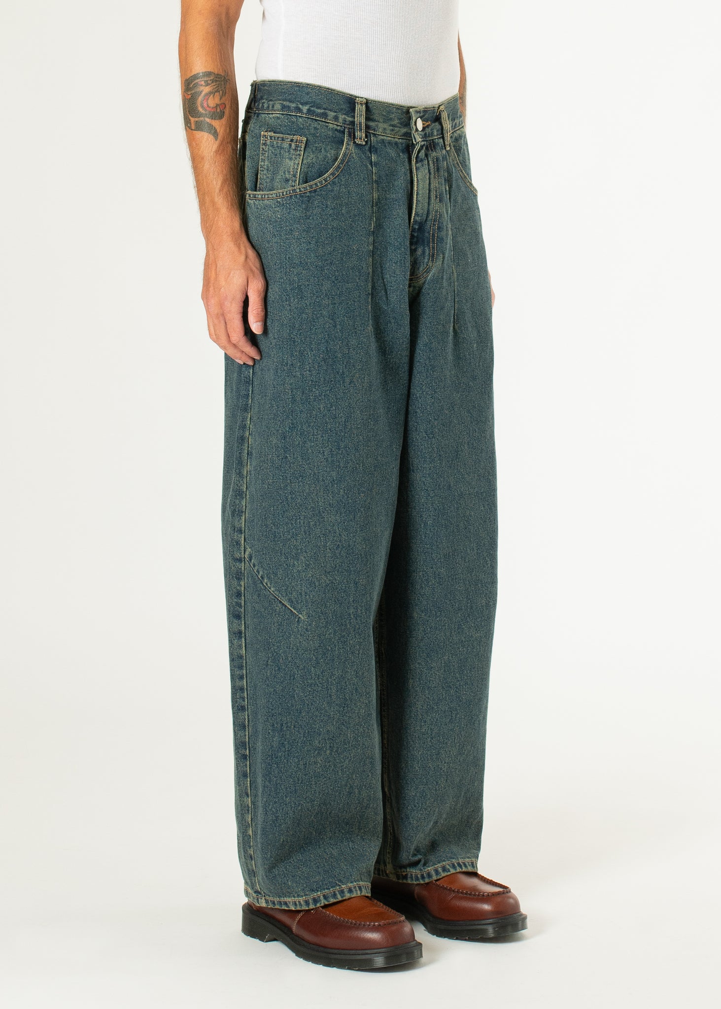 Dart Balloon Jeans