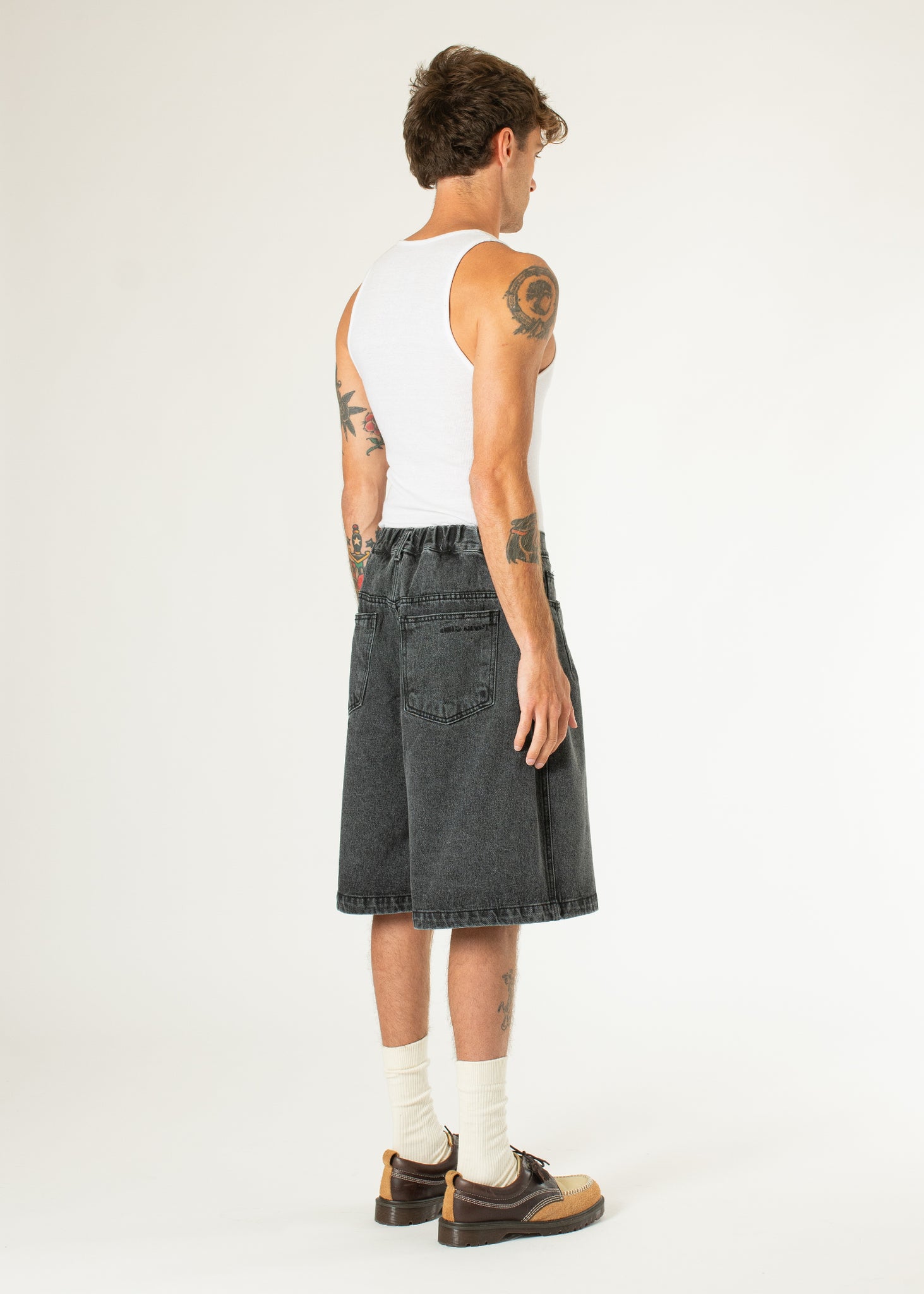 Short en jean à demi-pinces