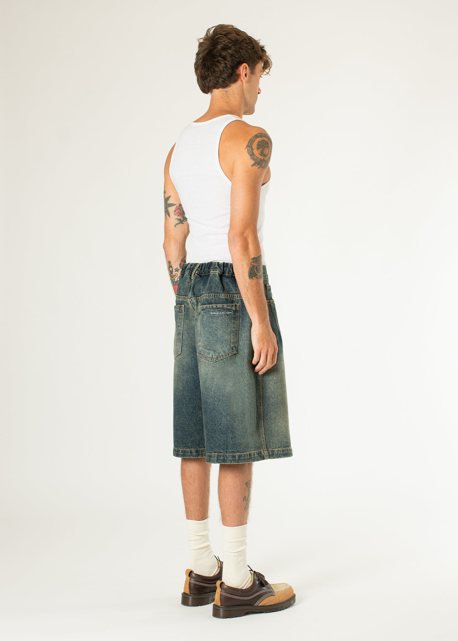 Short en jean à demi-pinces