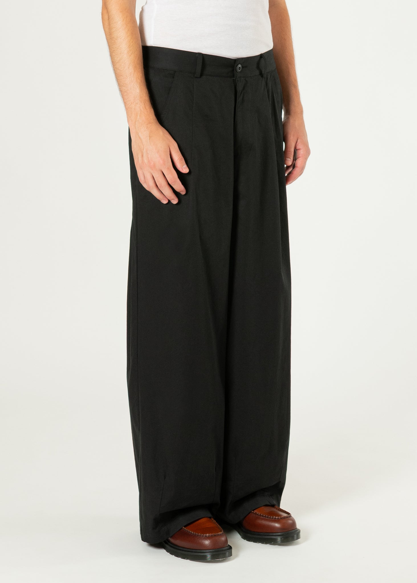 Pantalon en coton à plis arrière