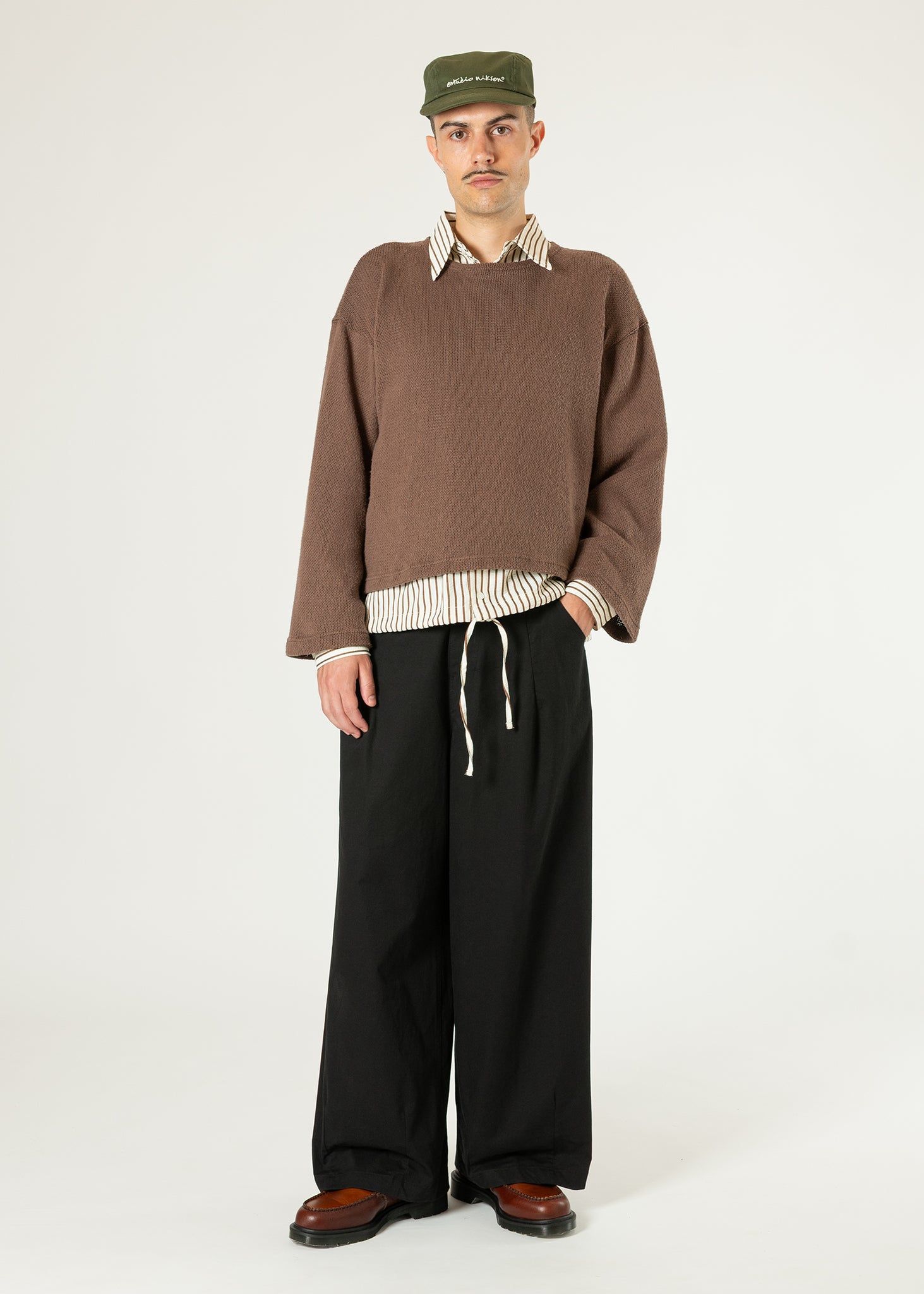Pantalon en coton à plis arrière