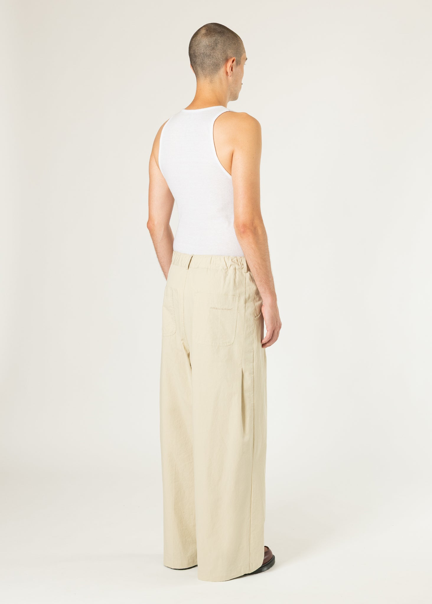 Pantalon en coton à plis arrière