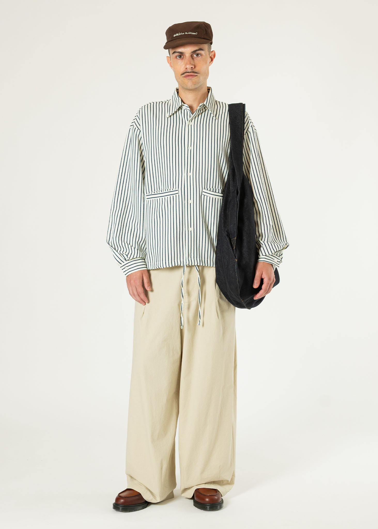 Pantalon en coton à plis arrière
