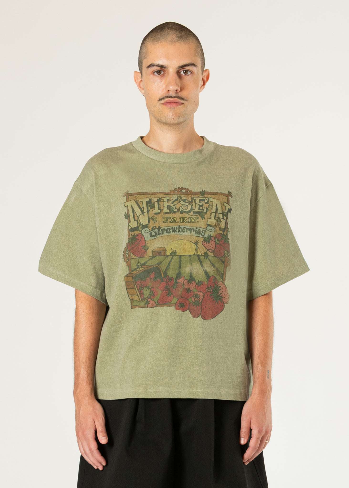 Strawberry Farm Cropped Tee