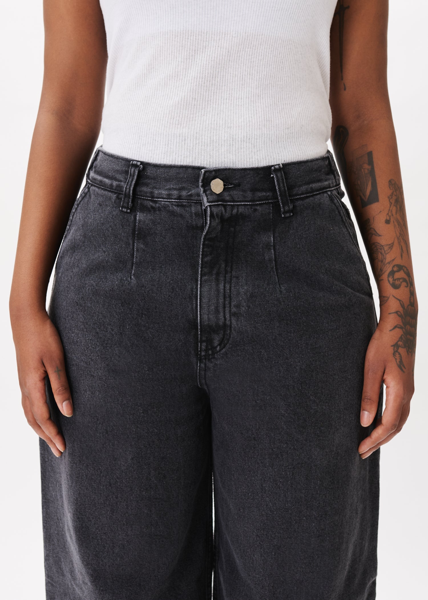   Jeans ブラック タンクトップ DIESEL（ディーゼル）の「メンズ タンクトップ ワンポイント（タンク