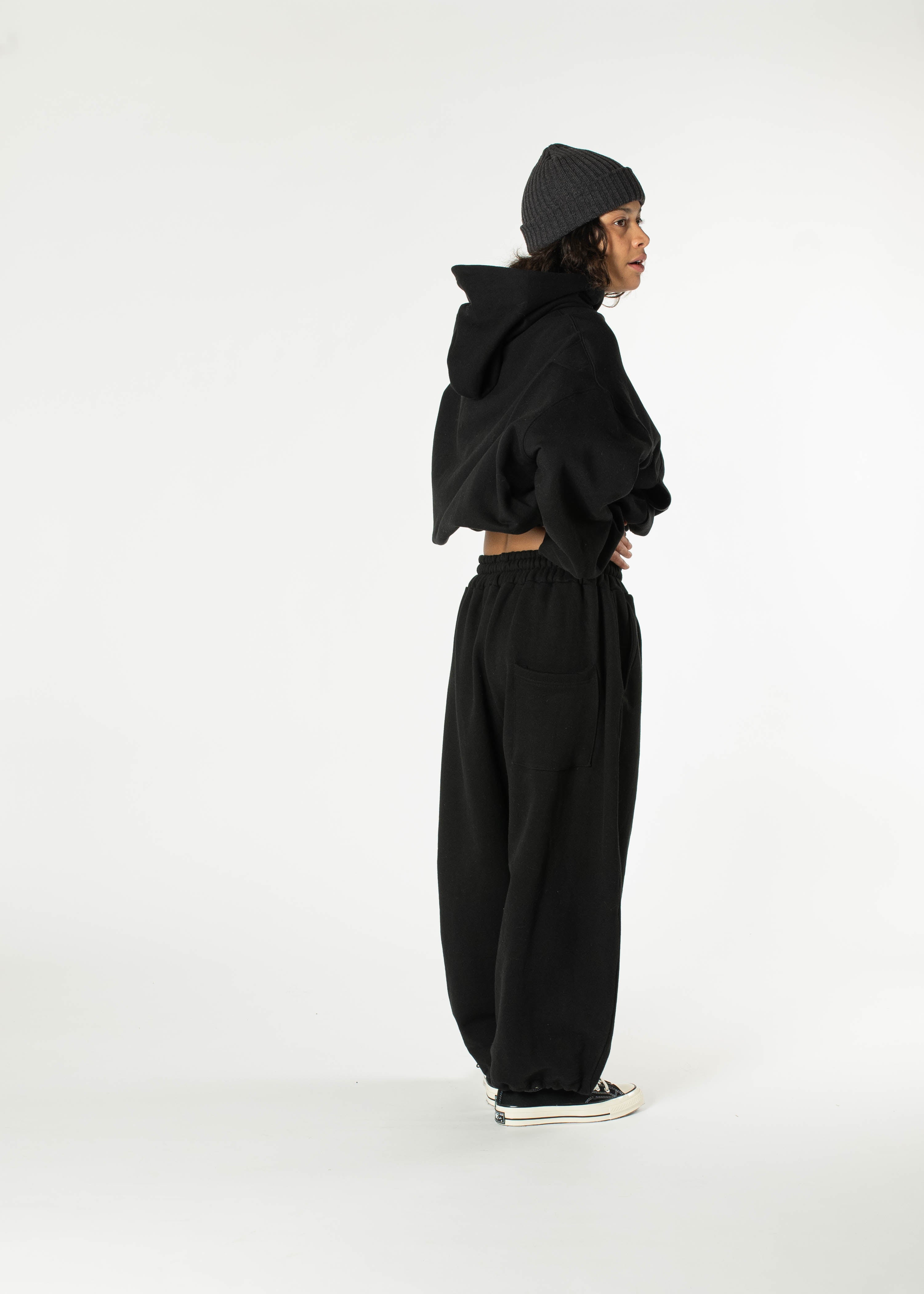 Signature Balloon Joggers – Estudio Niksen