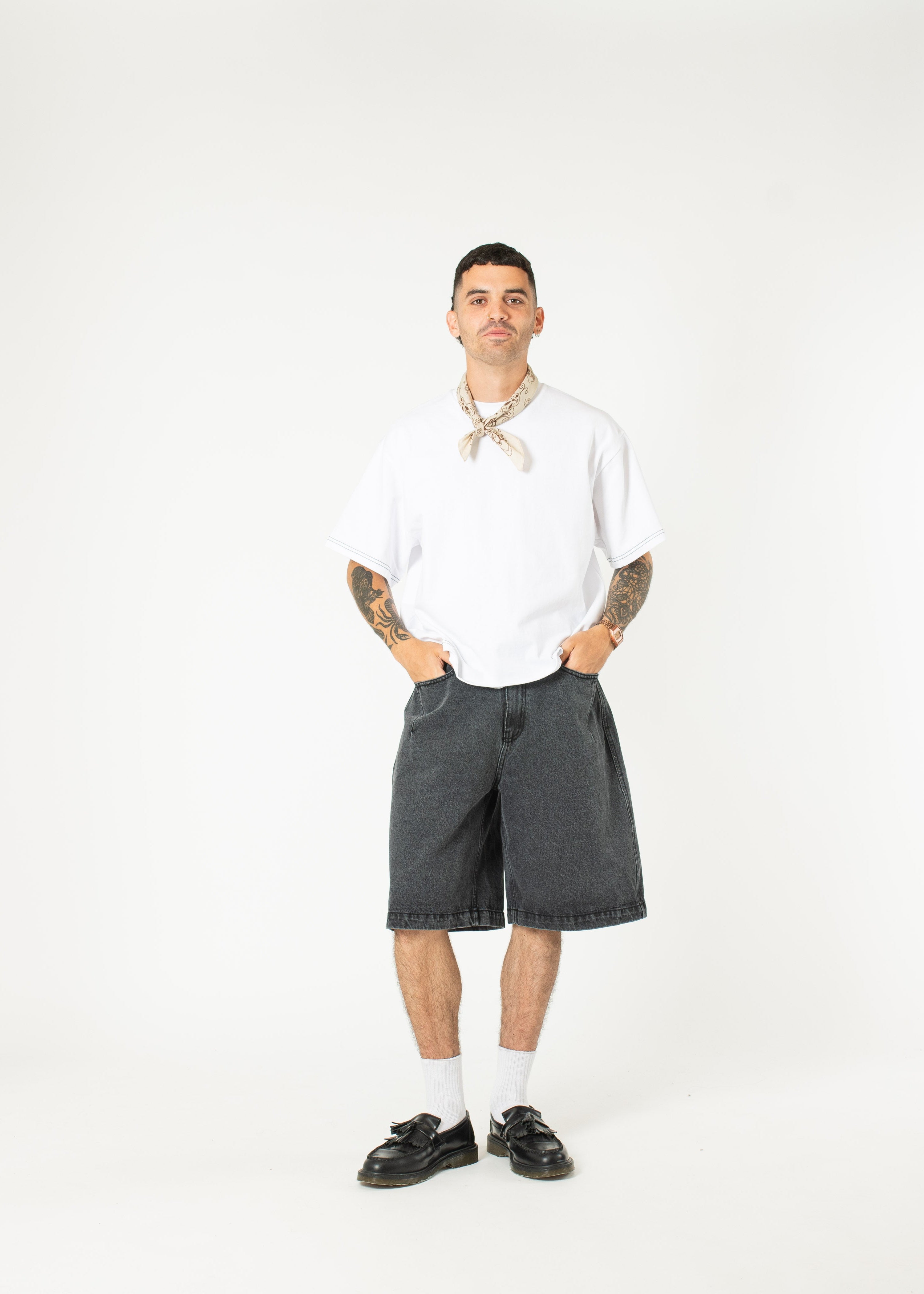 ショートパンツ STUDIO NICHOLSON Women Shorts  Burmudas PRAVINSNW1572 DARKE Womens Shorts | Modular Wardrobe Basics | Shorts For Capsule