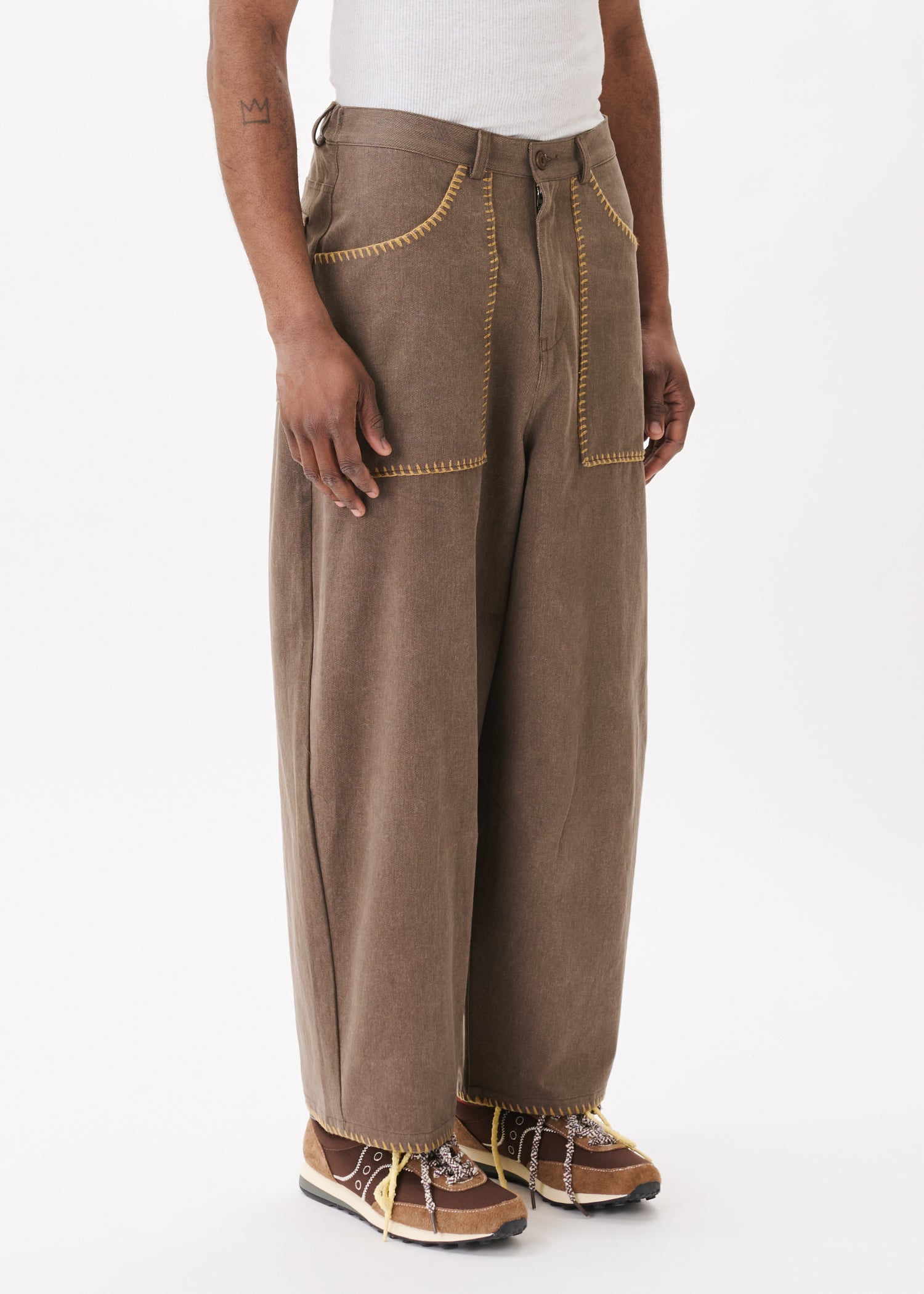 Pantalon brodé à poches