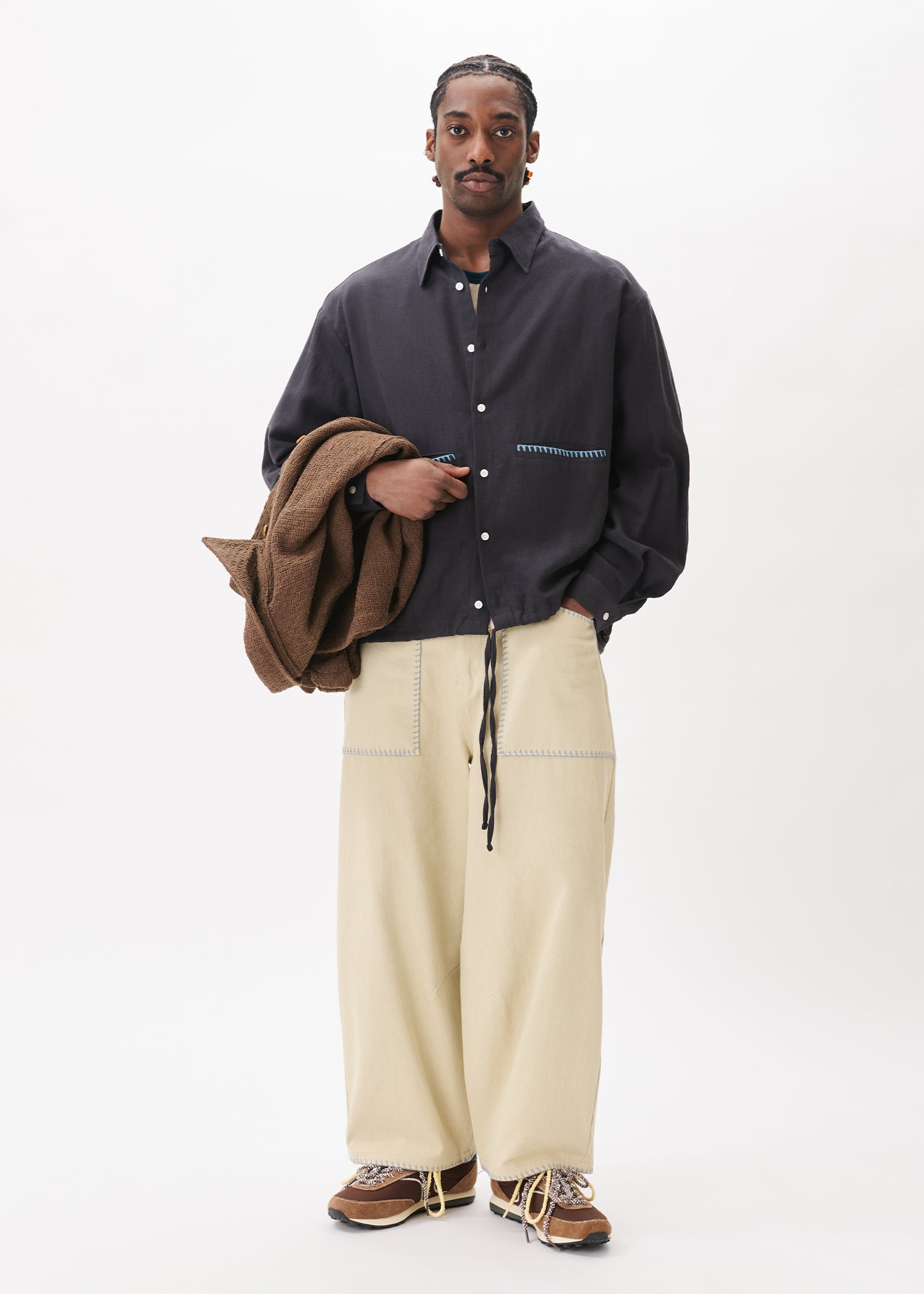 Chemise à poche brodée