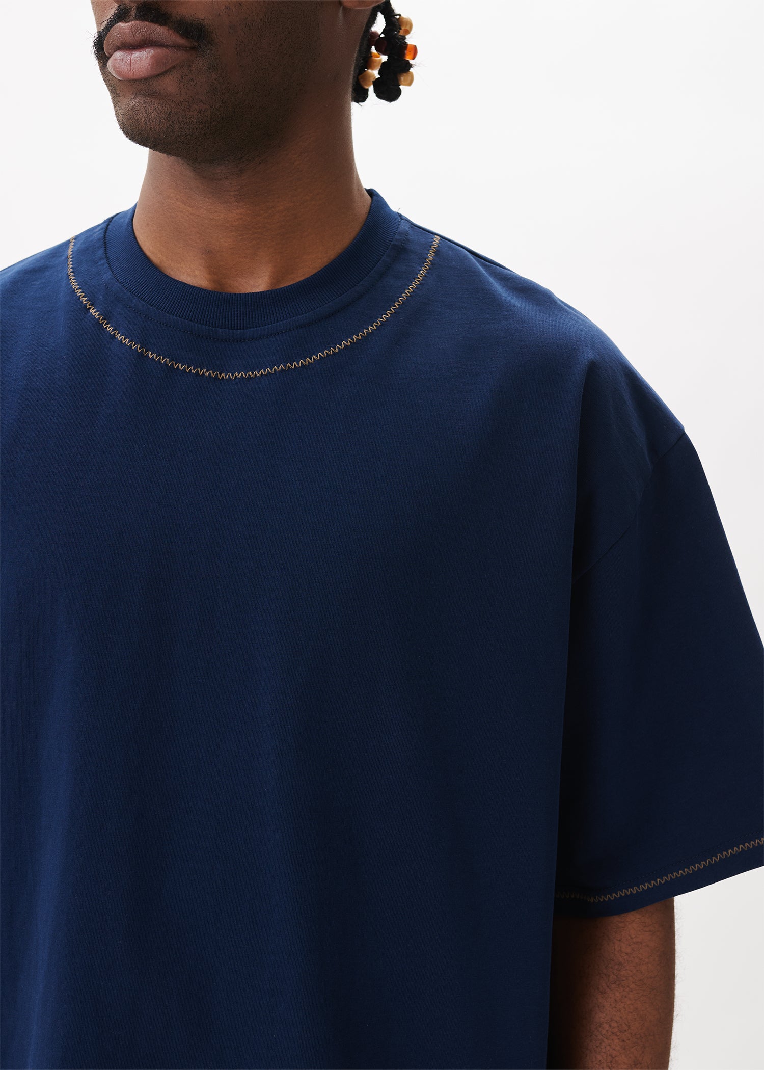 épine embroidery tee Hand-embroidered Cropped Tee – Estudio Niksen