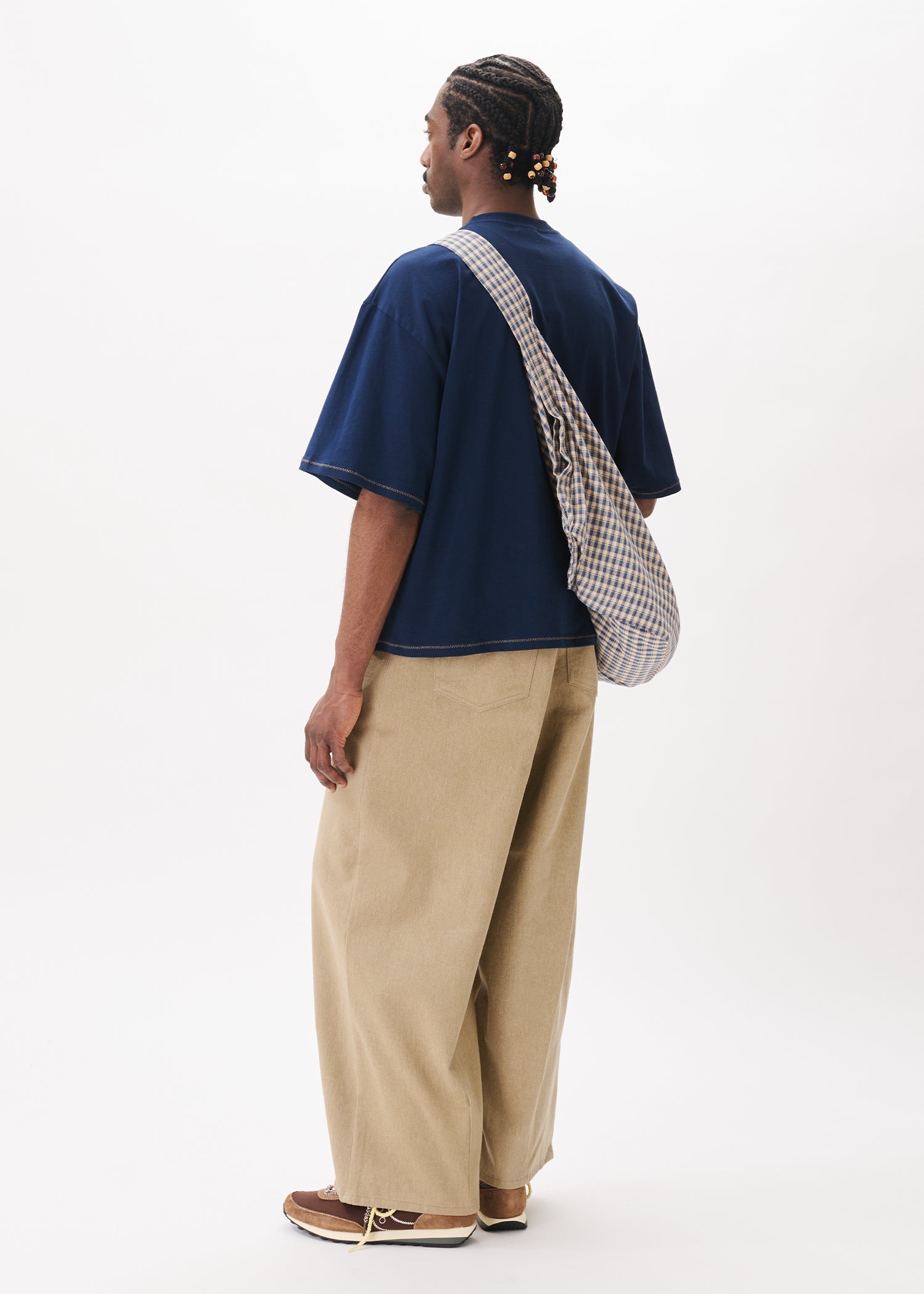 T-shirt court brodé à la main