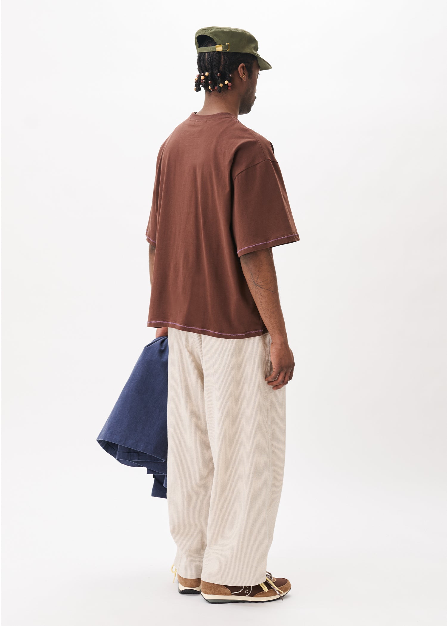 Hand-embroidered Cropped Tee – Estudio Niksen