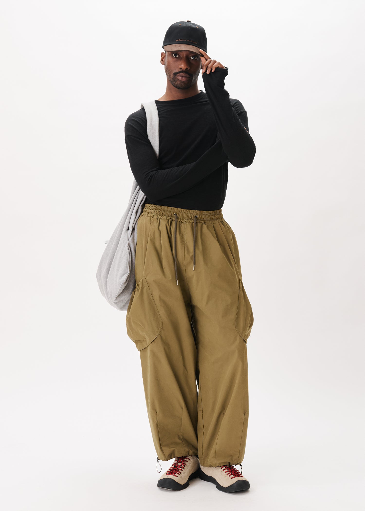 Niksen Fitted Top