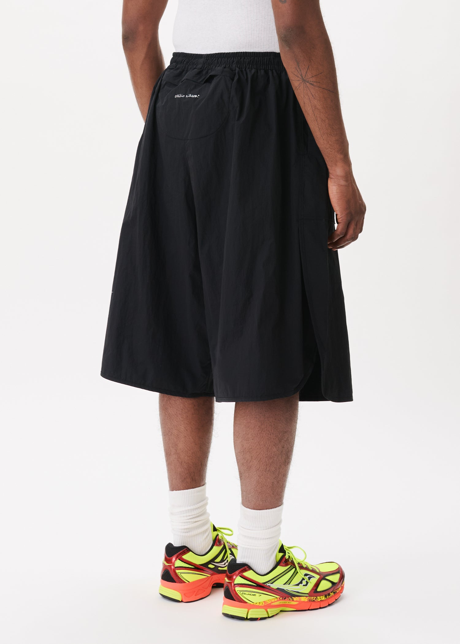 Niksen Walking Shorts – Estudio Niksen