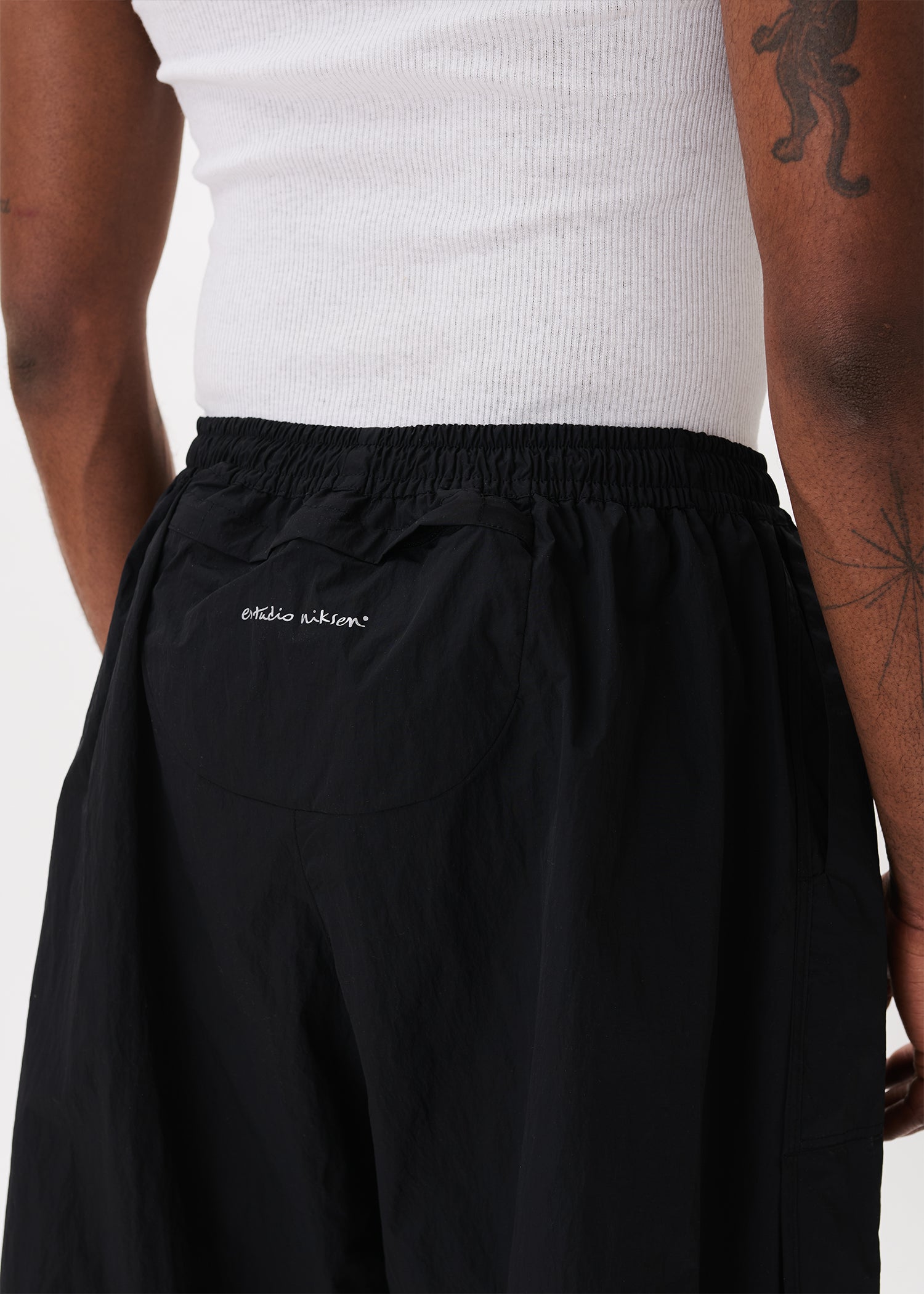 Niksen Walking Shorts – Estudio Niksen