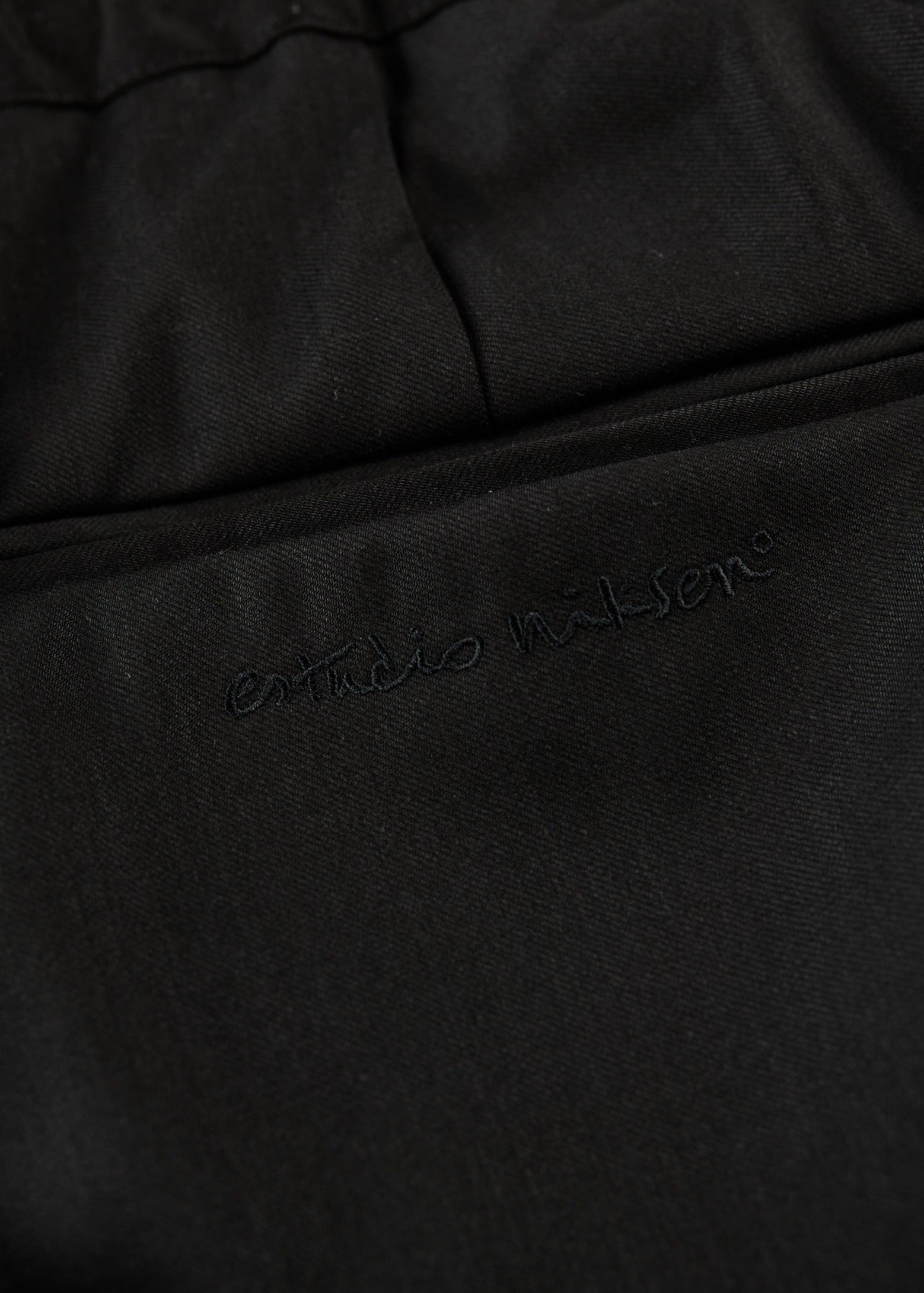 Pintuck Wide Trousers – Estudio Niksen