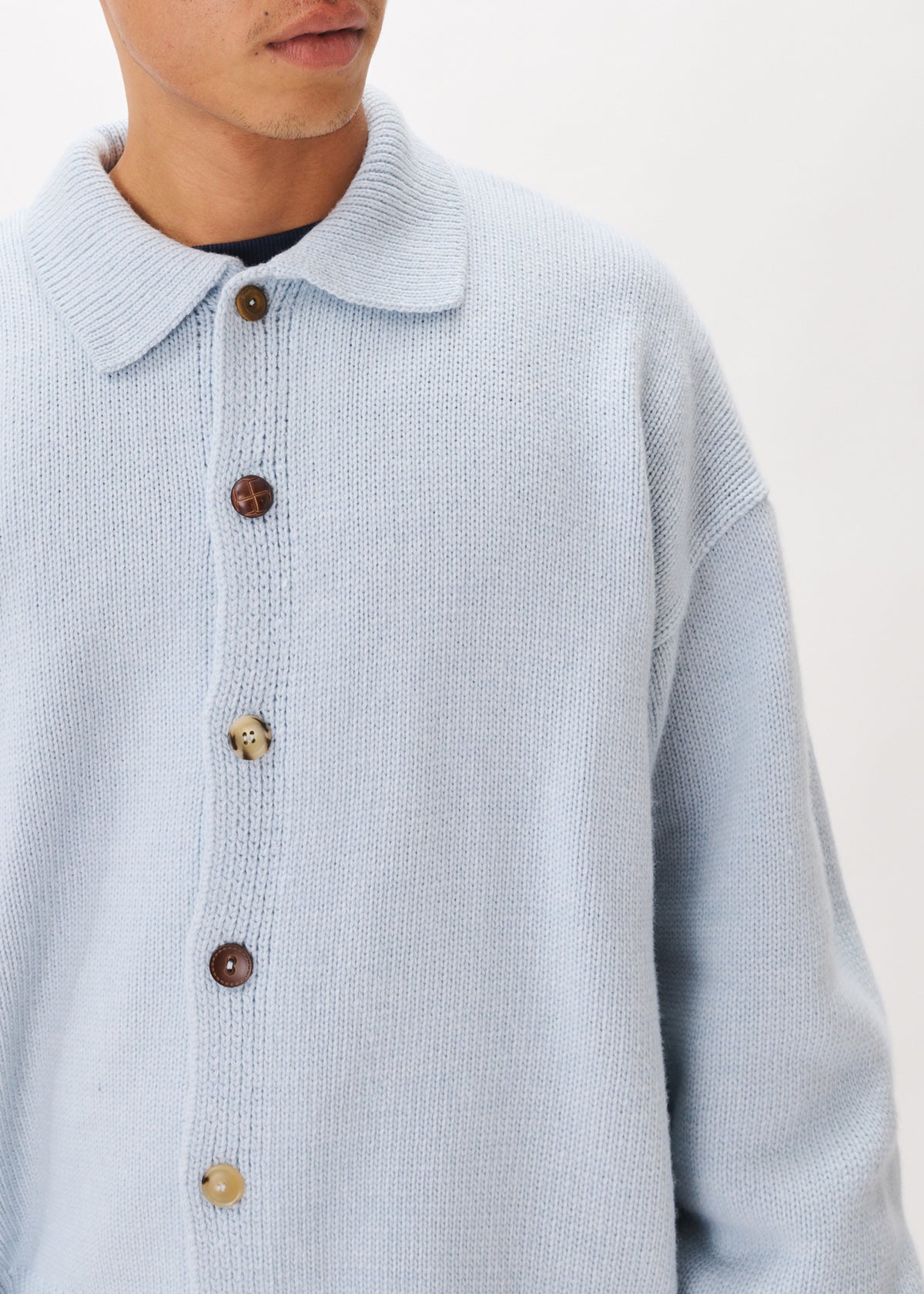 Cardigan à boutons dépareillés