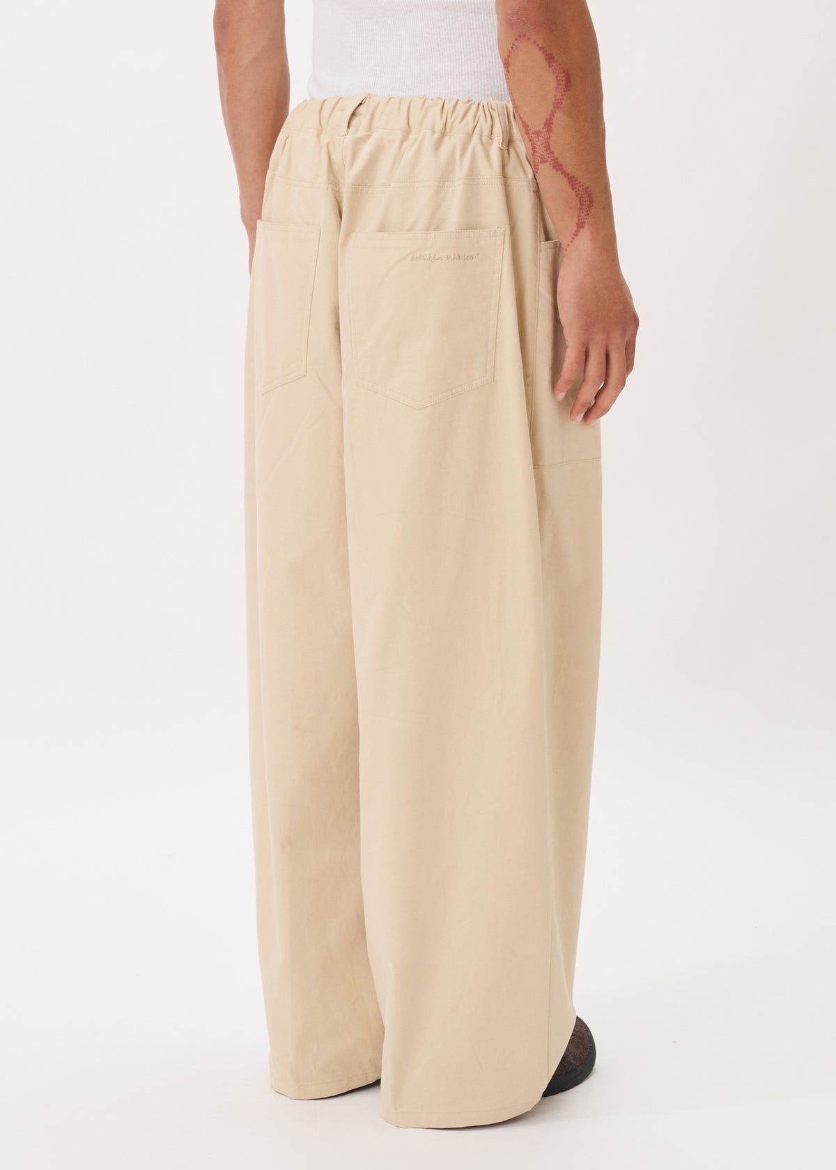 Pantalon ballon à poches plaquées