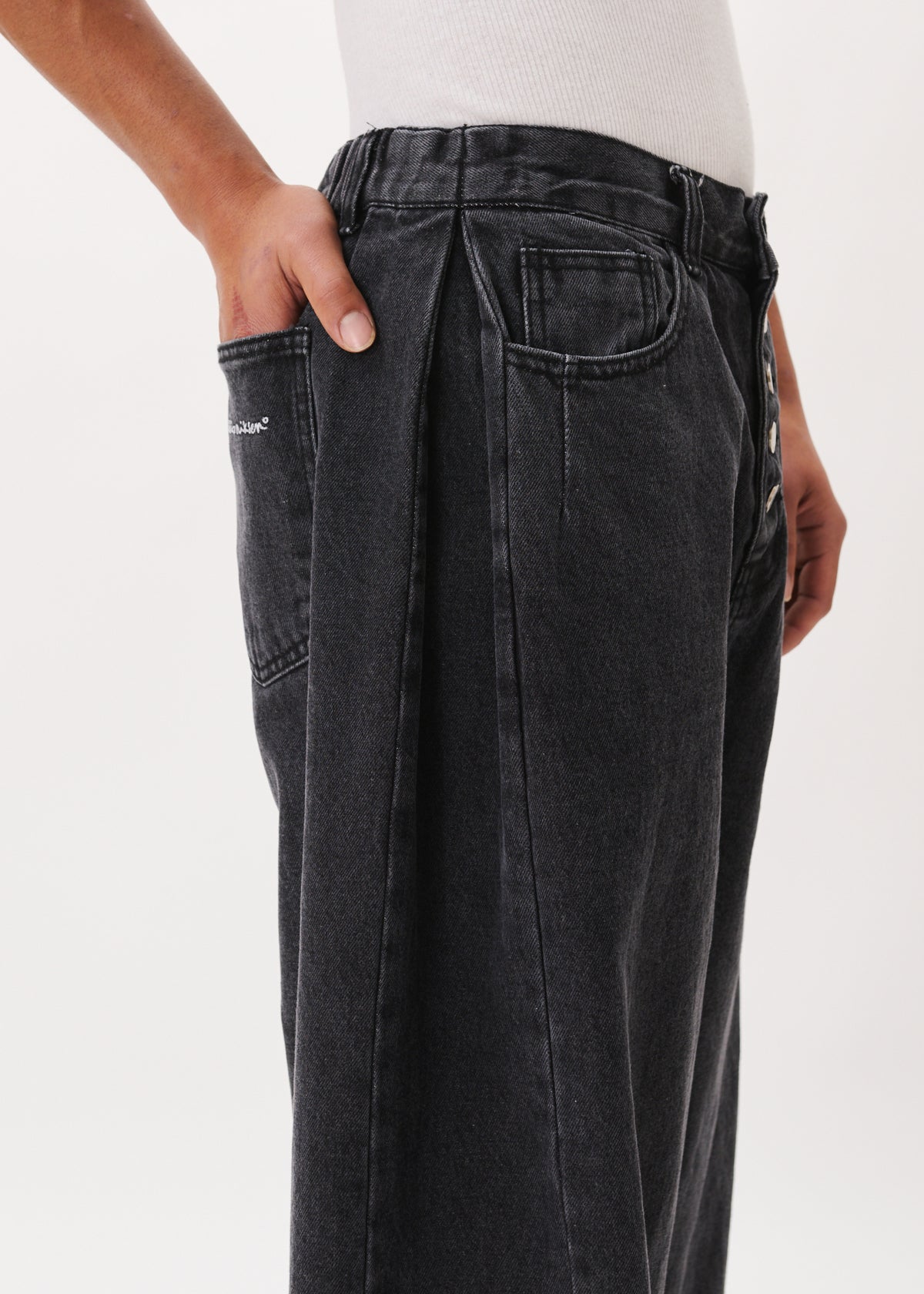 Side-Pleat Big Jeans