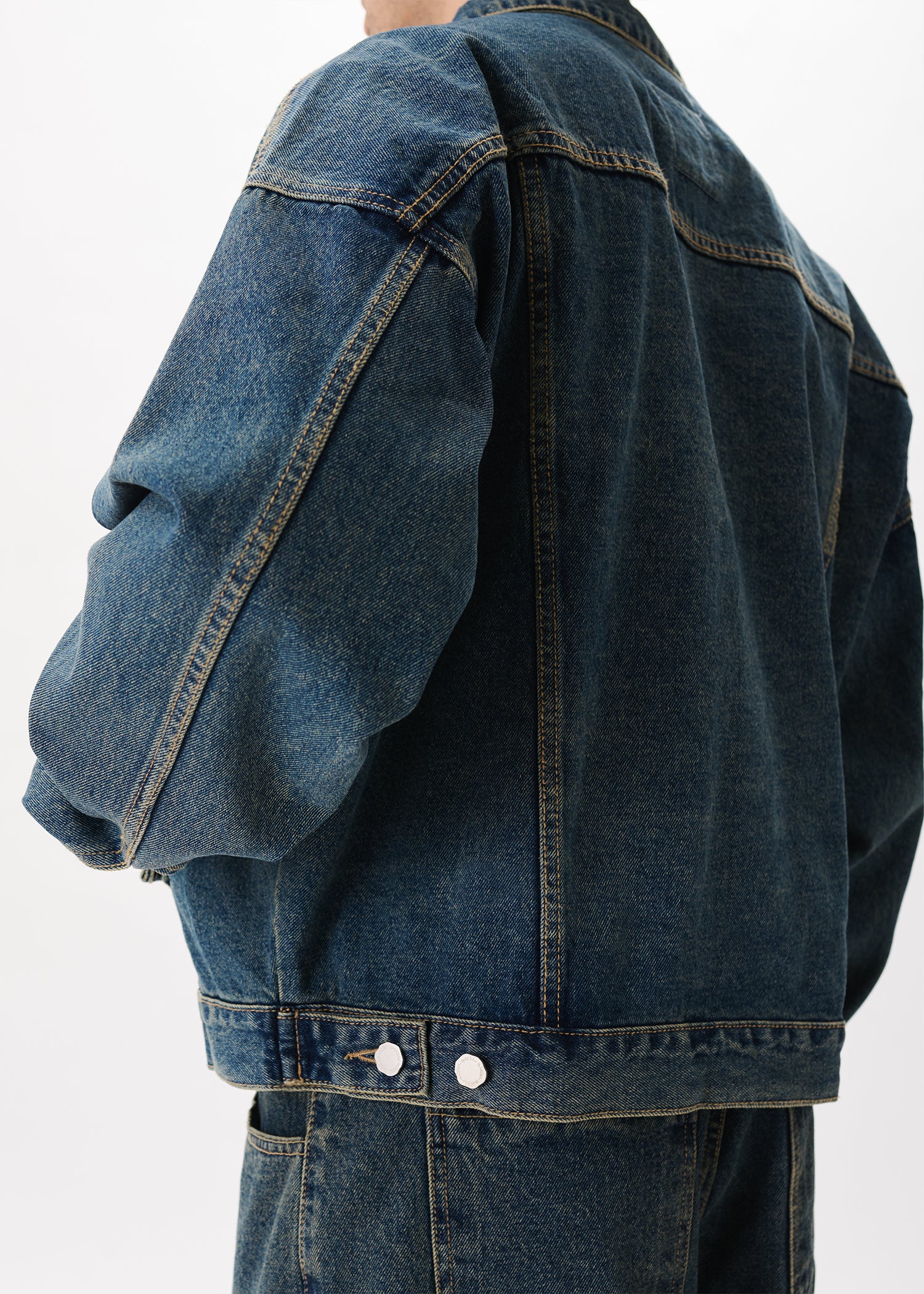 Boxy Denim Trucker – Estudio Niksen