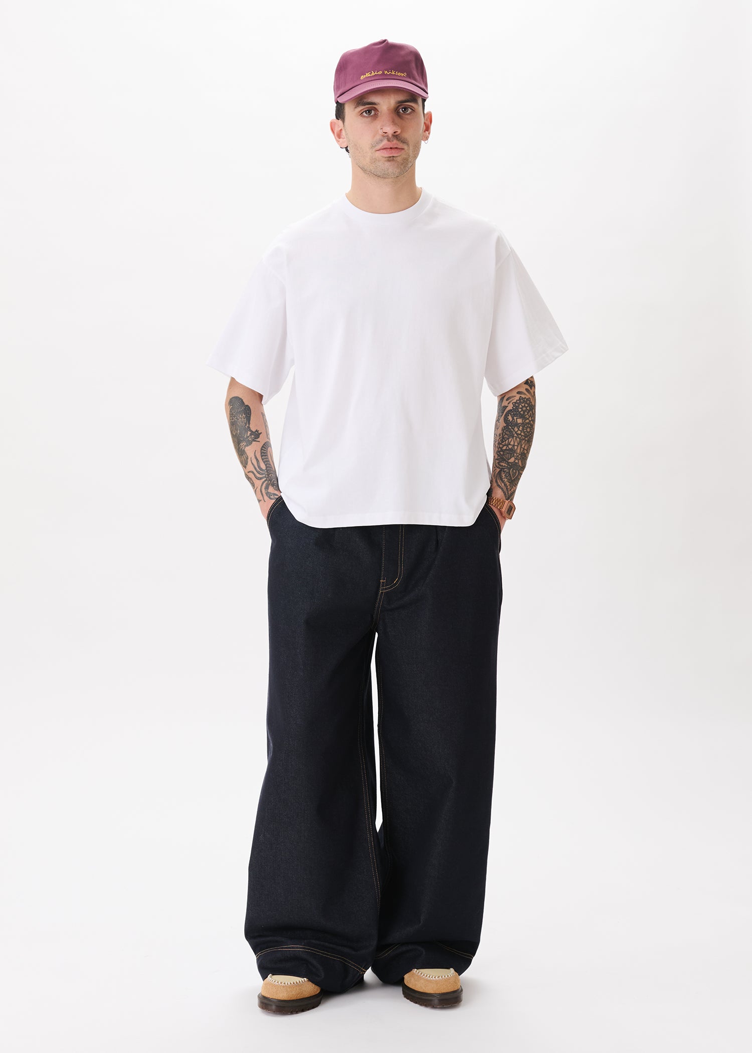 Signature Cropped Tee – Estudio Niksen