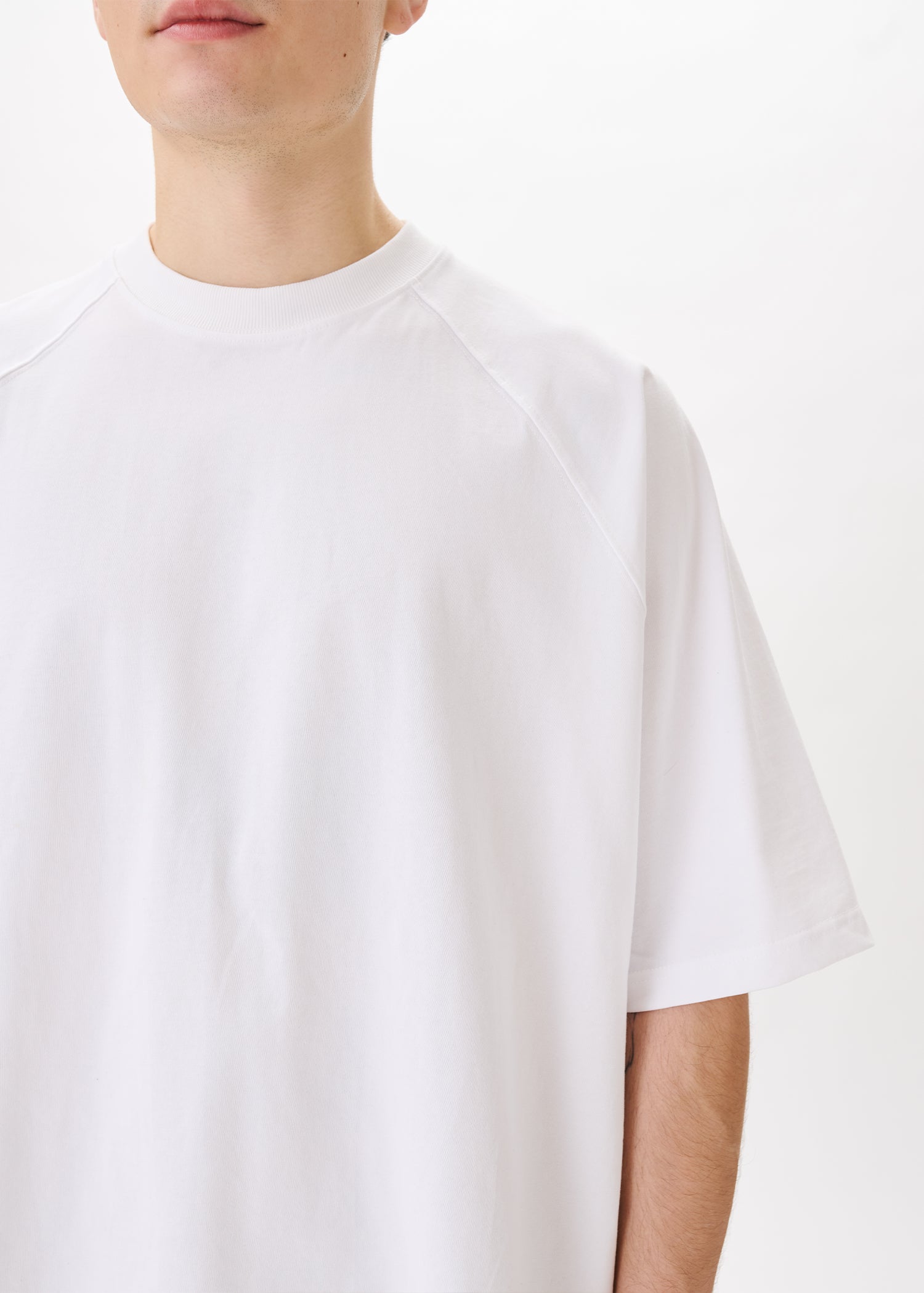 Raglan Big Tee – Estudio Niksen
