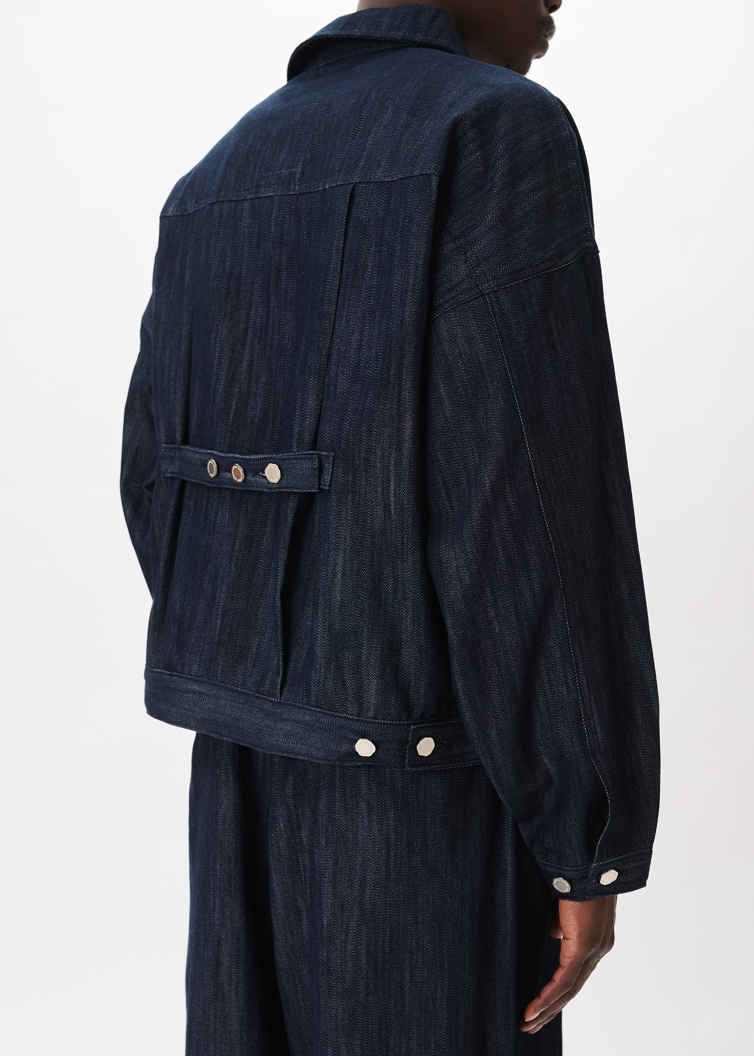 Back-strap Pleated Trucker – Estudio Niksen
