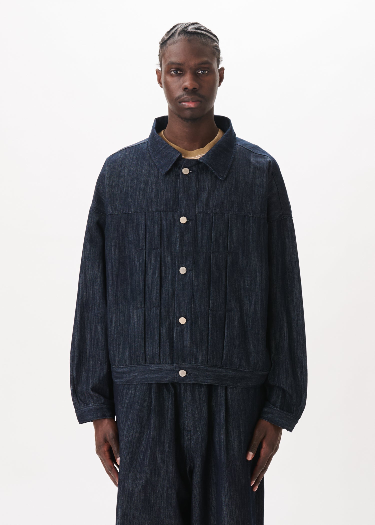 Back-strap Pleated Trucker – Estudio Niksen