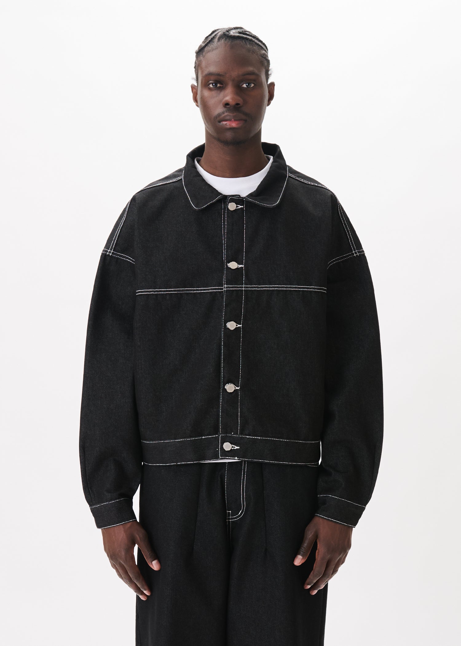 Veste avec coutures contrastantes