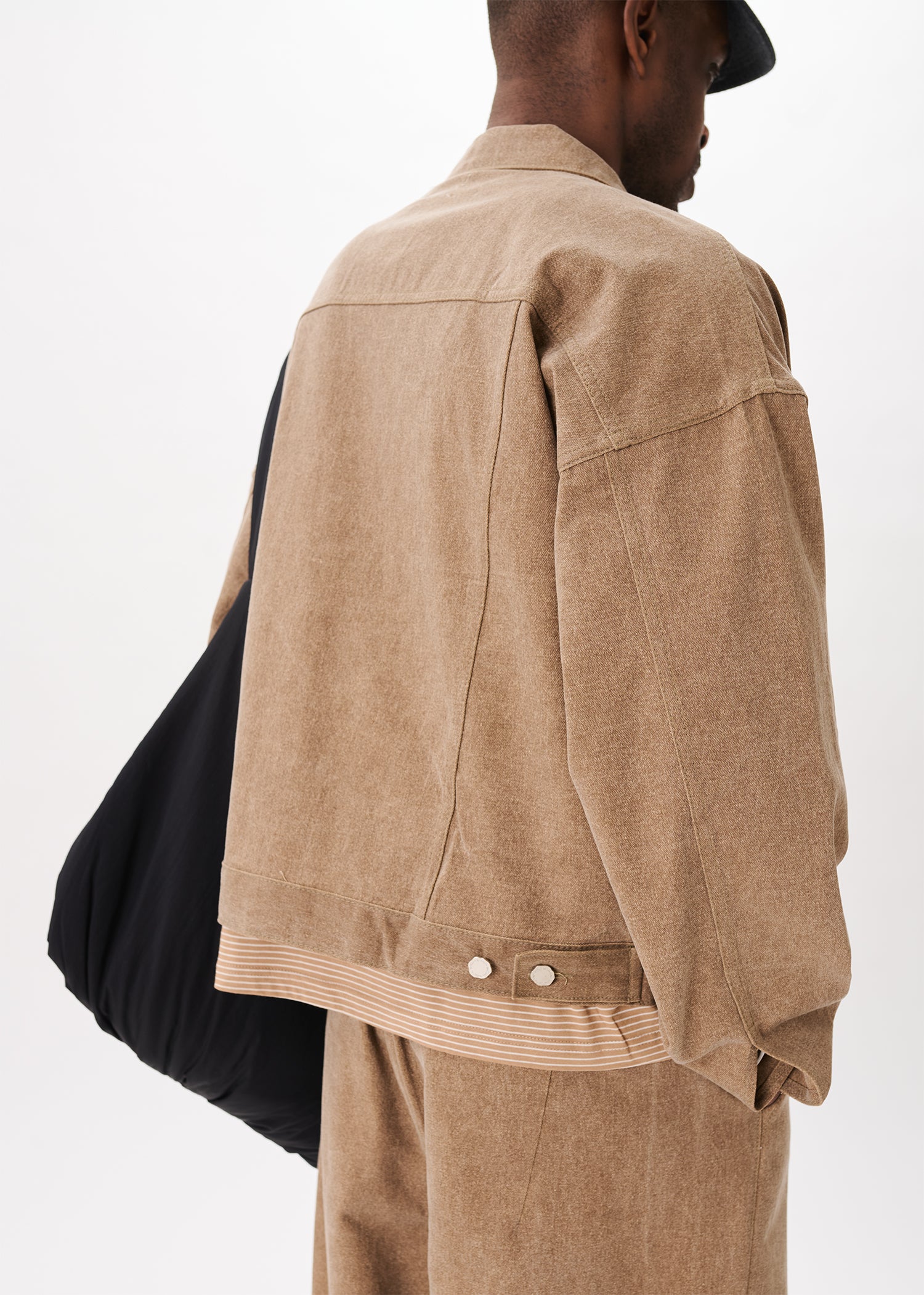 Boxy Denim Trucker – Estudio Niksen