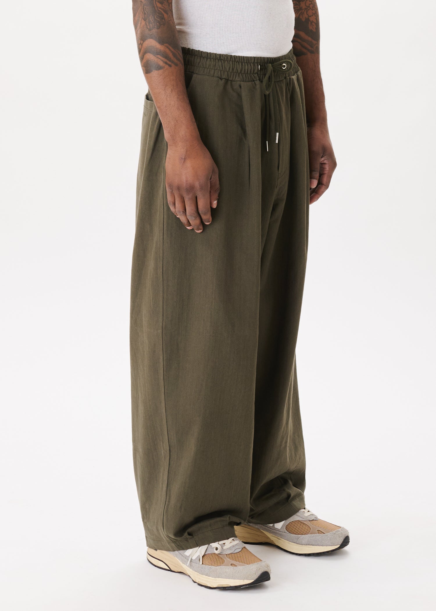 Pintuck Balloon Trousers