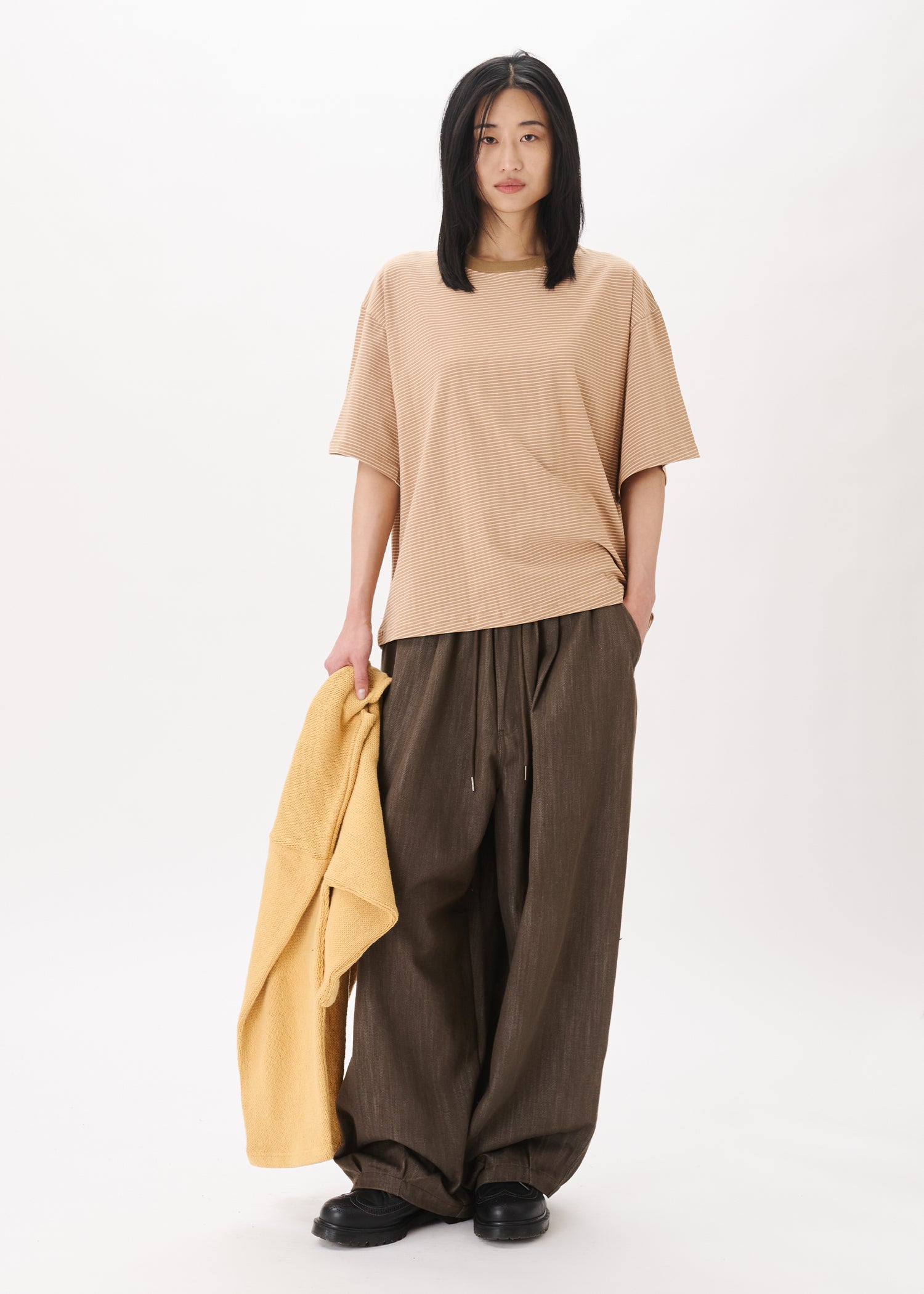 Signature Cropped Tee – Estudio Niksen